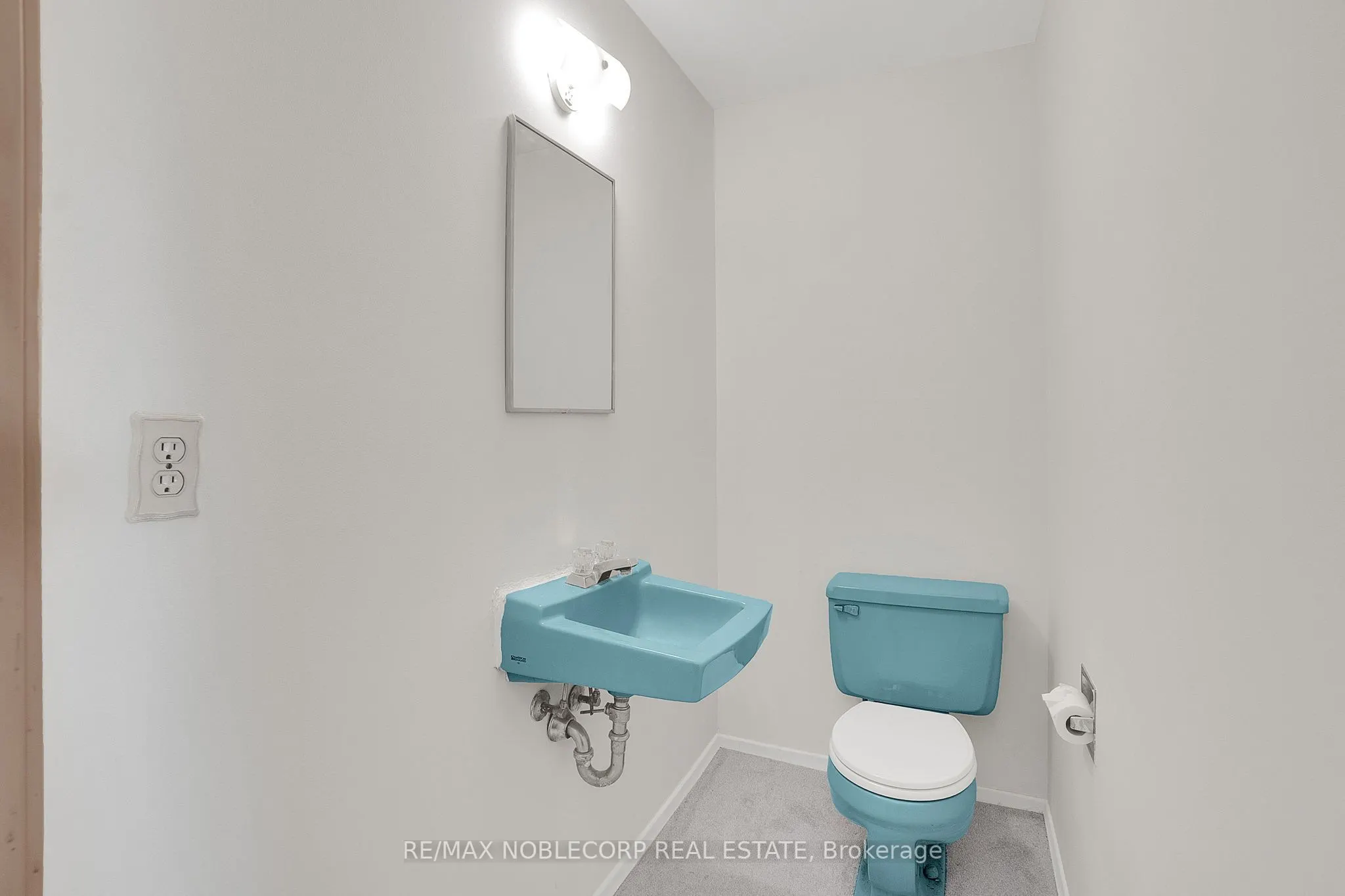 1050 Falgarwood Drive, #124