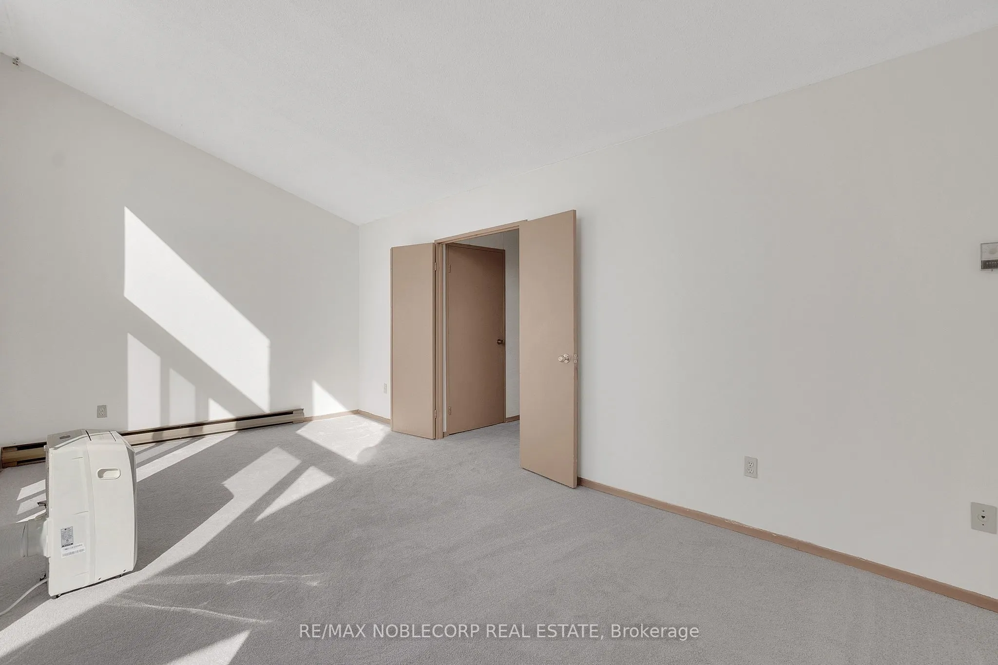 1050 Falgarwood Drive, #124