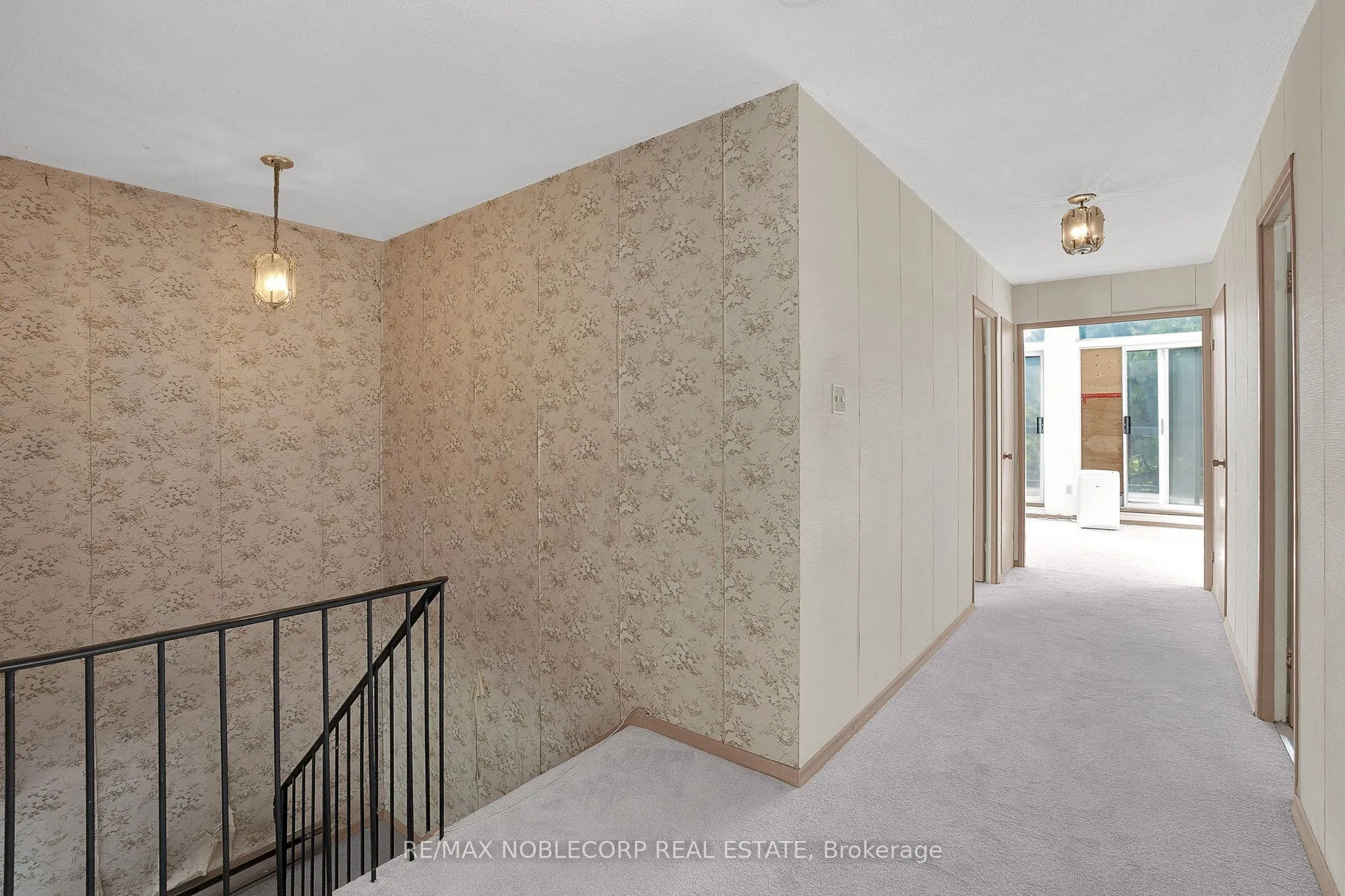 1050 Falgarwood Drive, #124