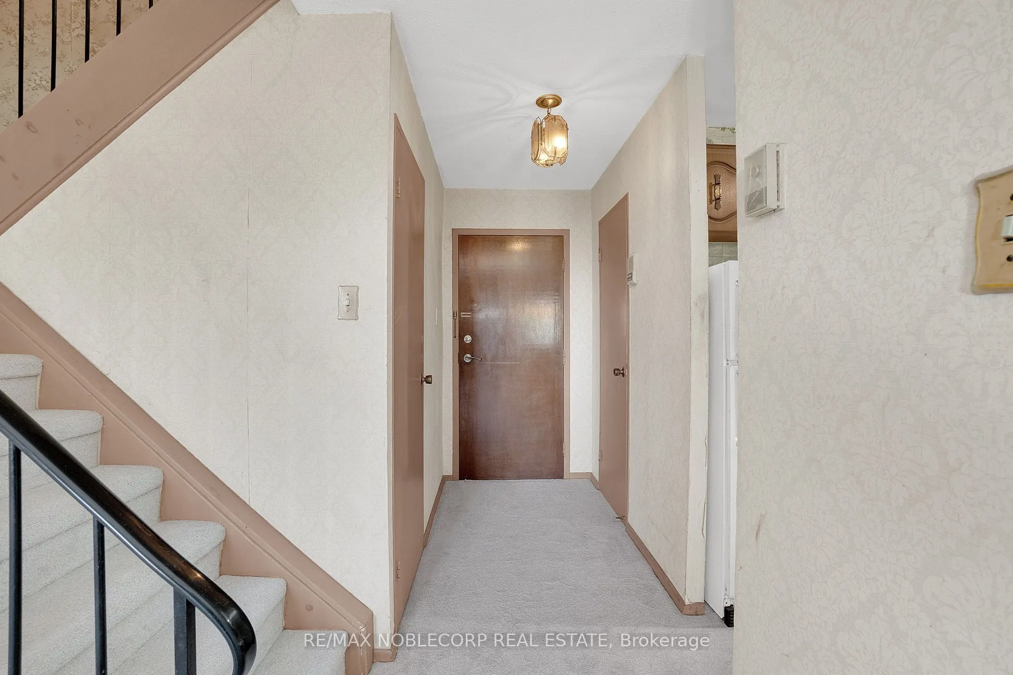 1050 Falgarwood Drive, #124