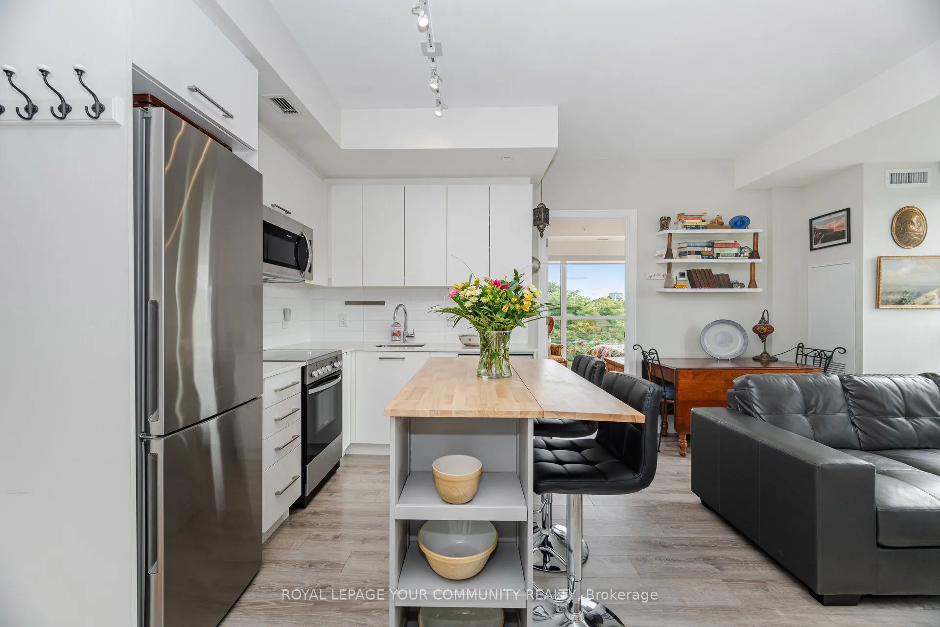 1 Neighbourhood Lane, #512