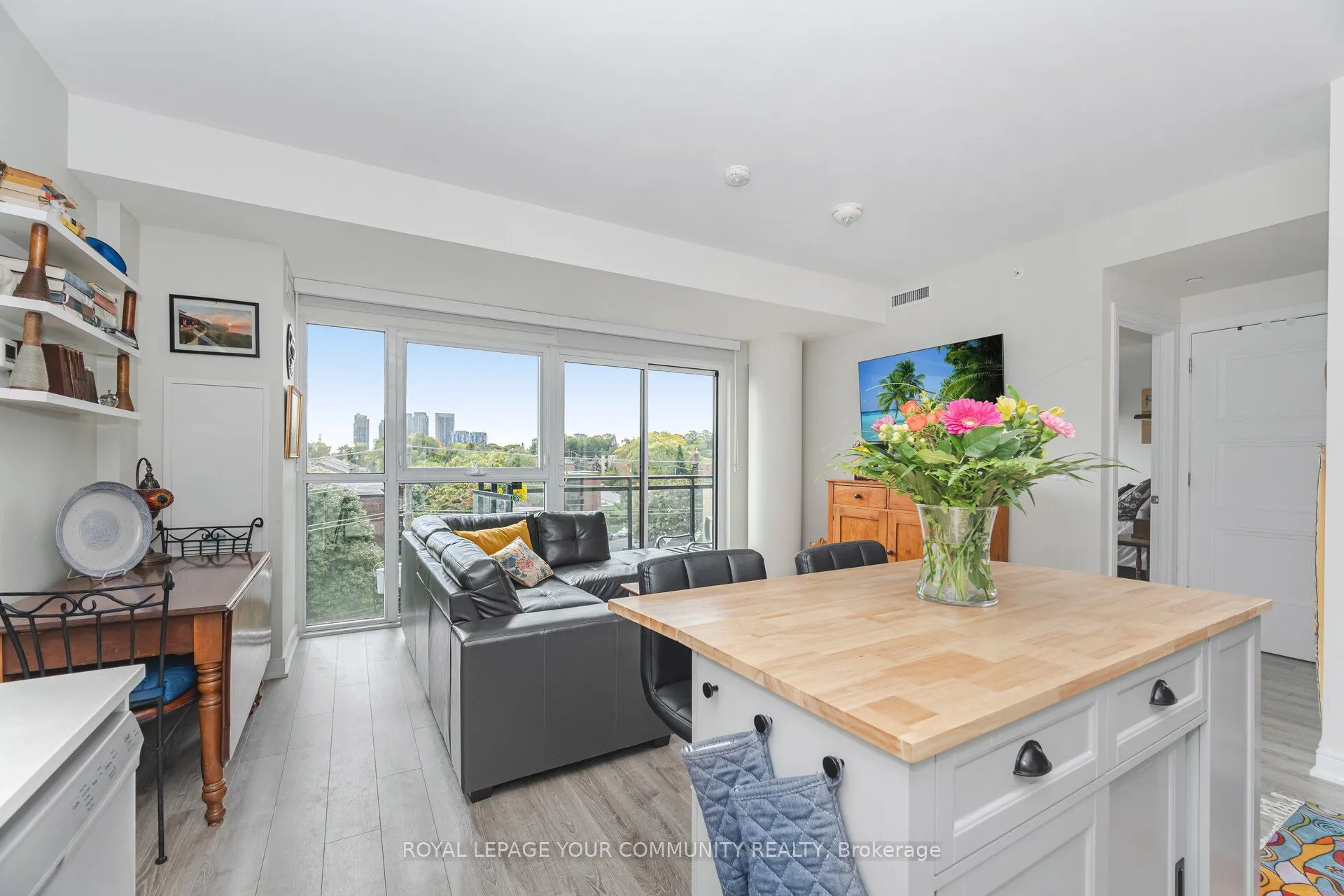 1 Neighbourhood Lane, #512
