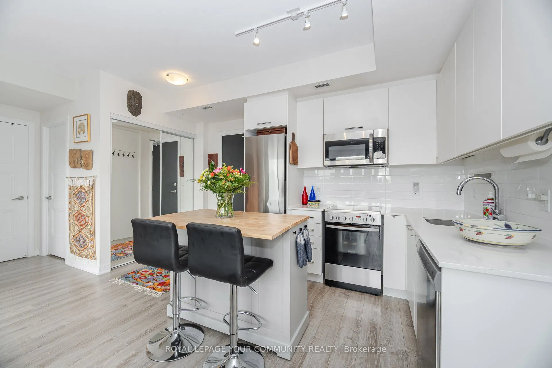 1 Neighbourhood Lane, #512