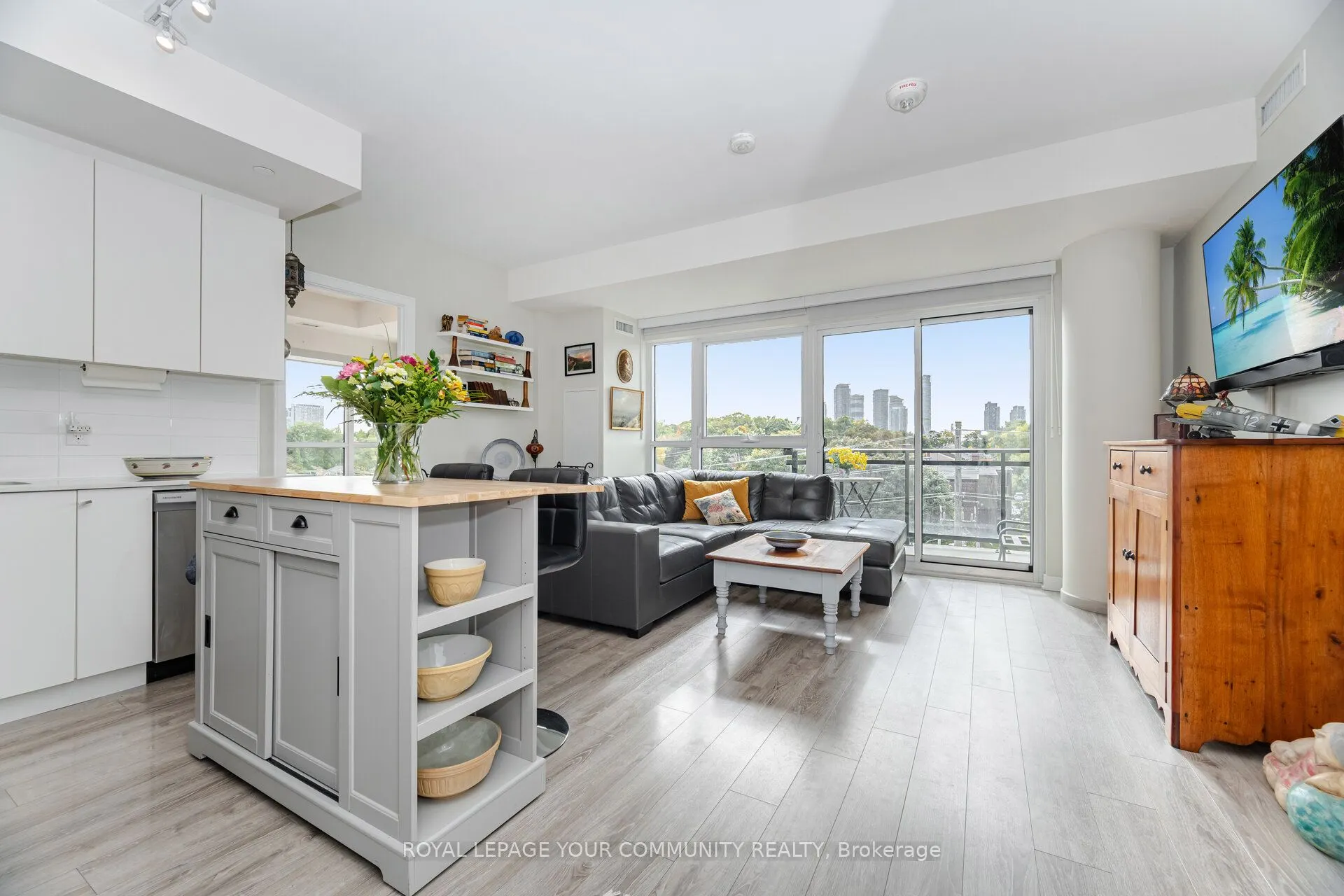 1 Neighbourhood Lane, #512