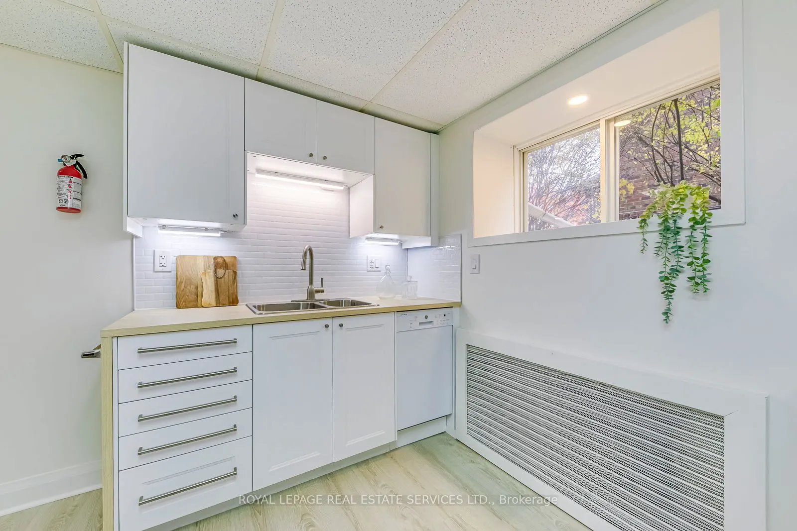 63 High Park Boulevard, #4