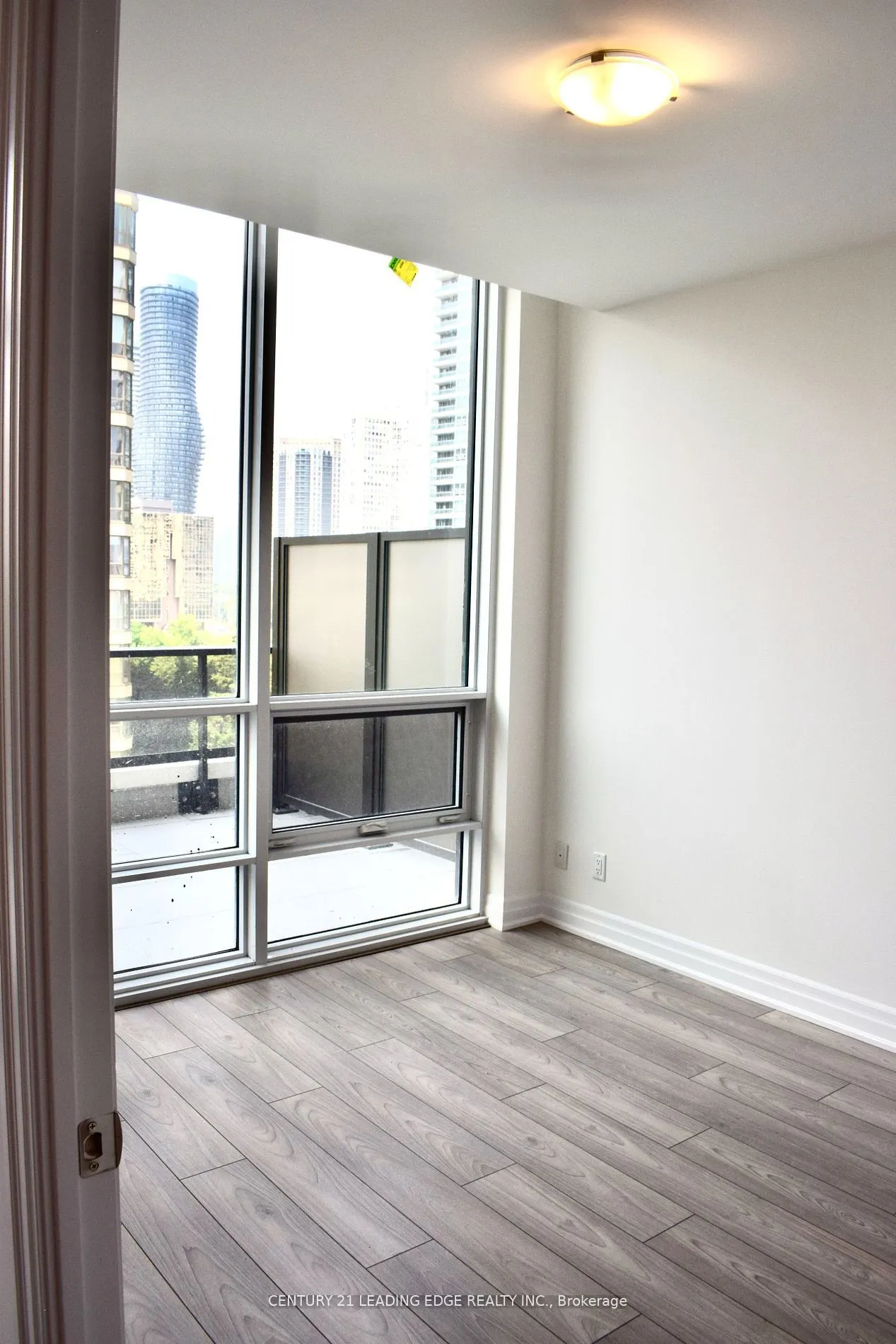 36 ELM Drive, #507
