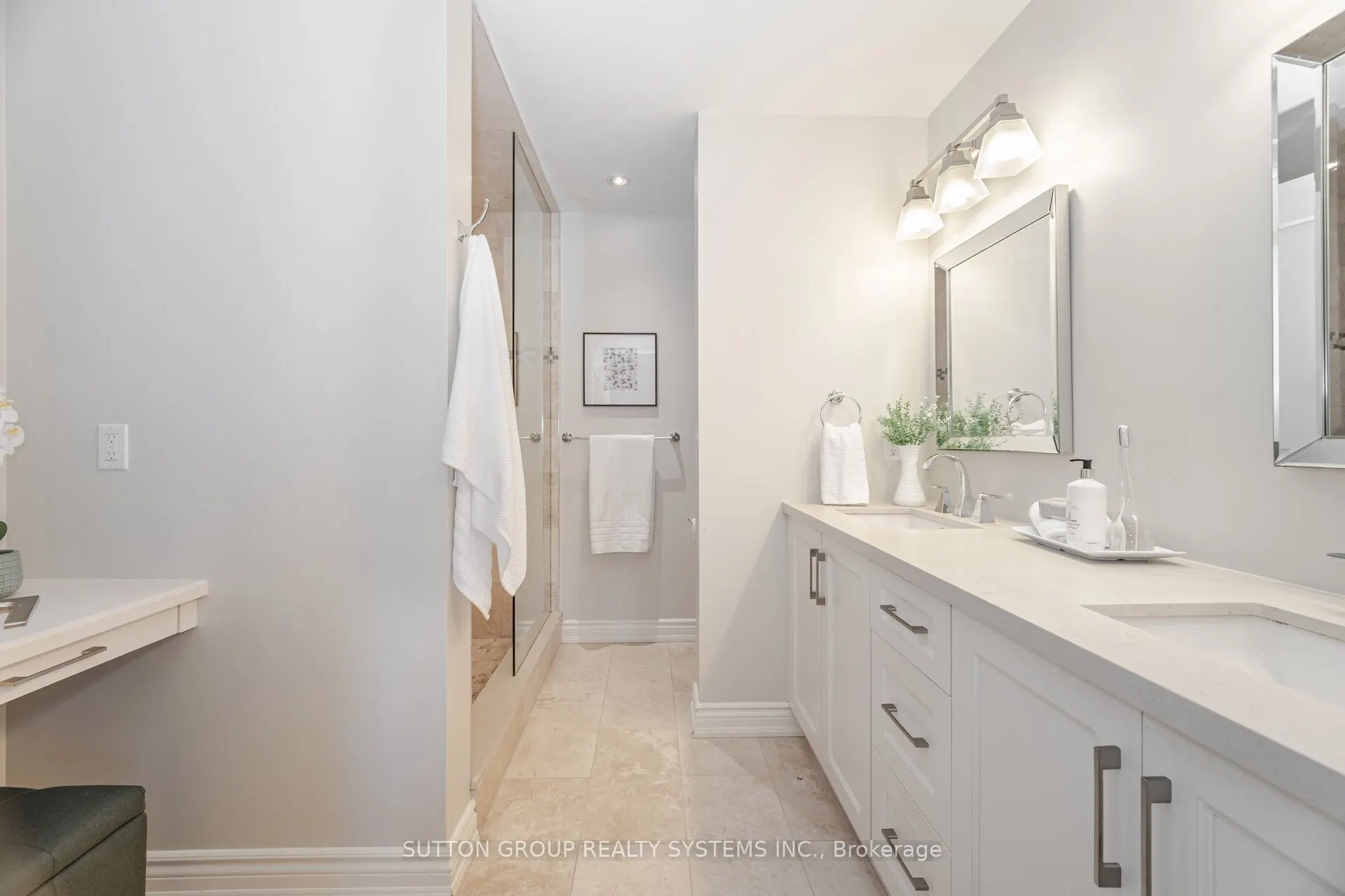 9 Iroquois Avenue