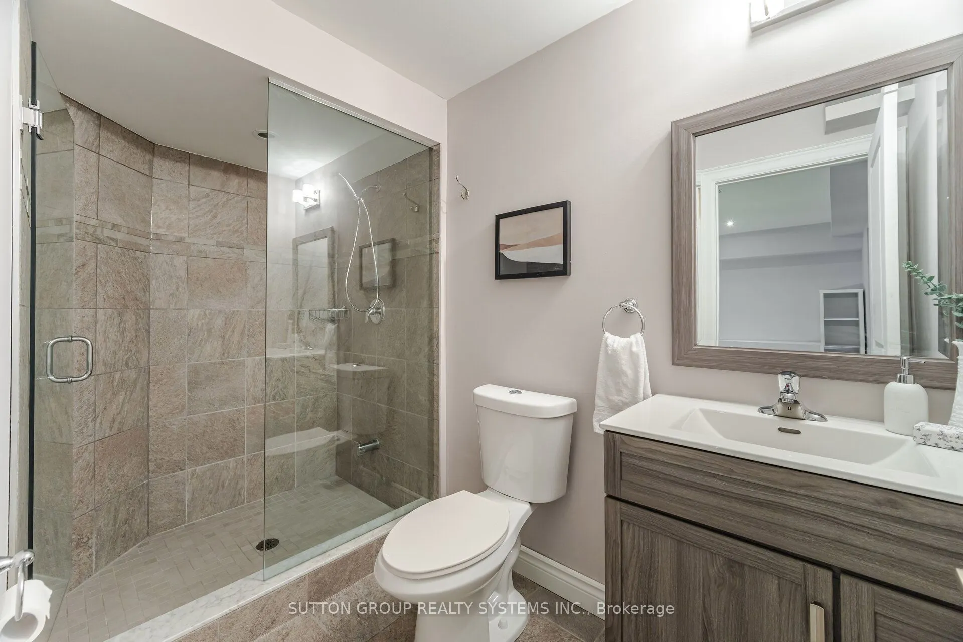 9 Iroquois Avenue