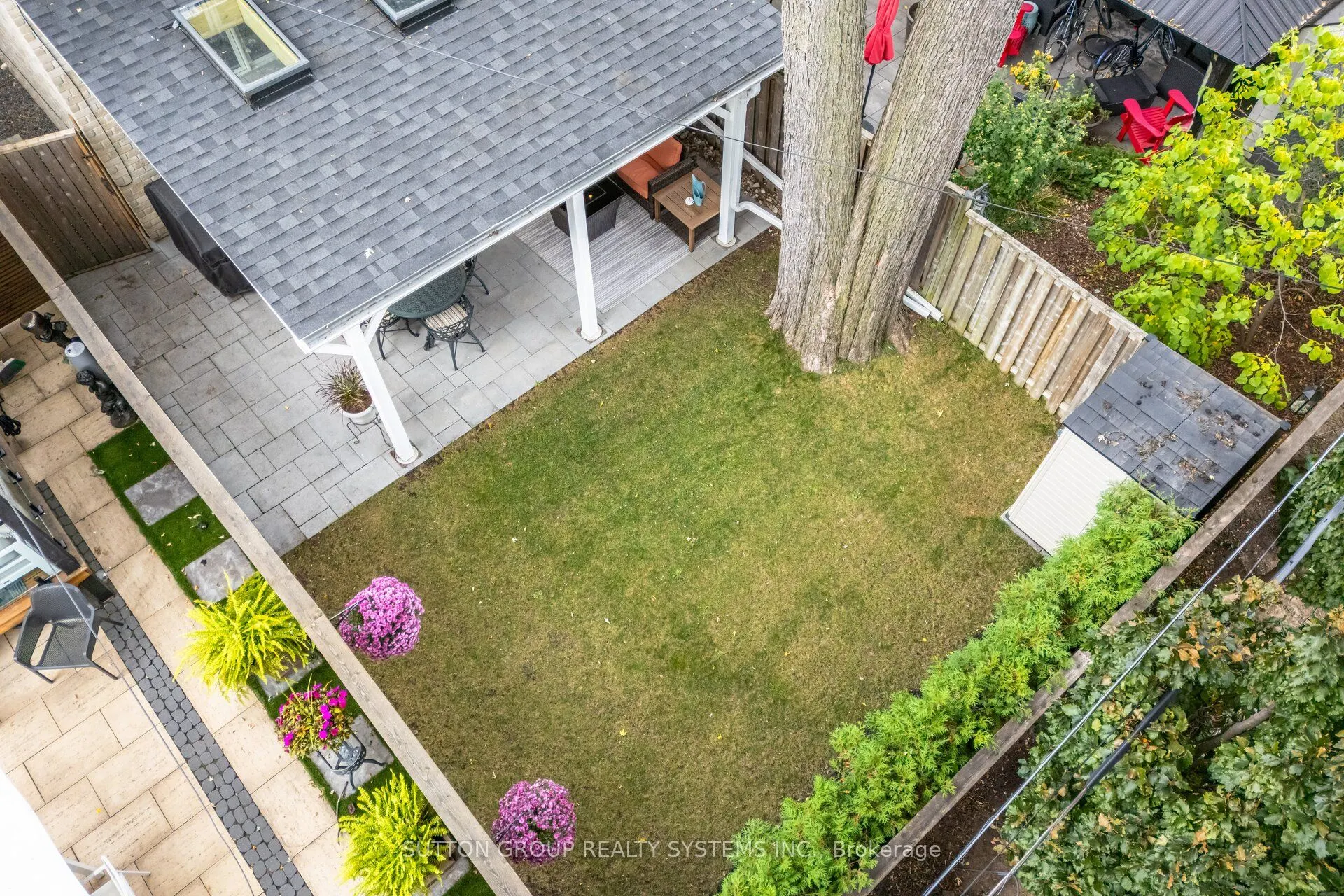 9 Iroquois Avenue