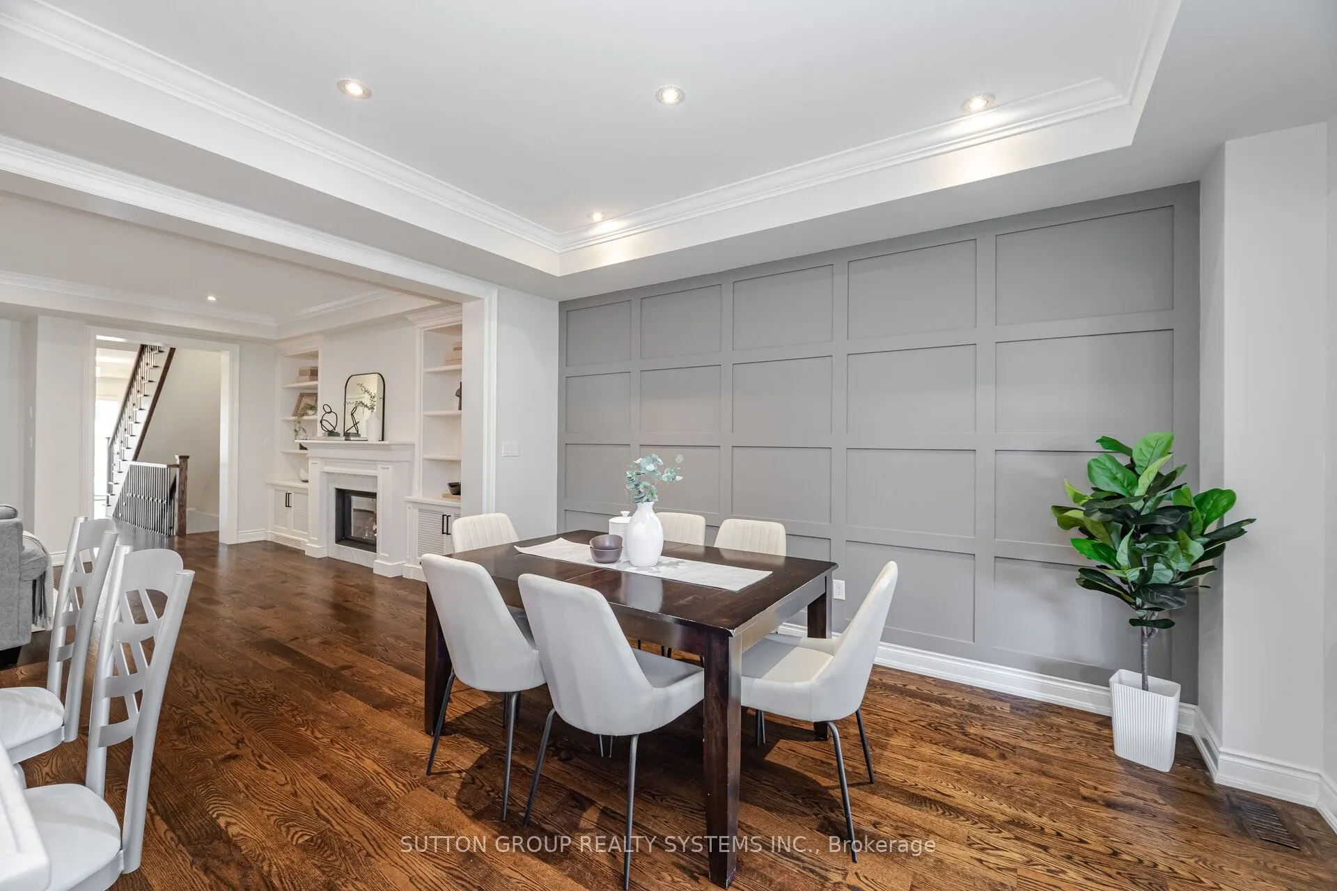 9 Iroquois Avenue
