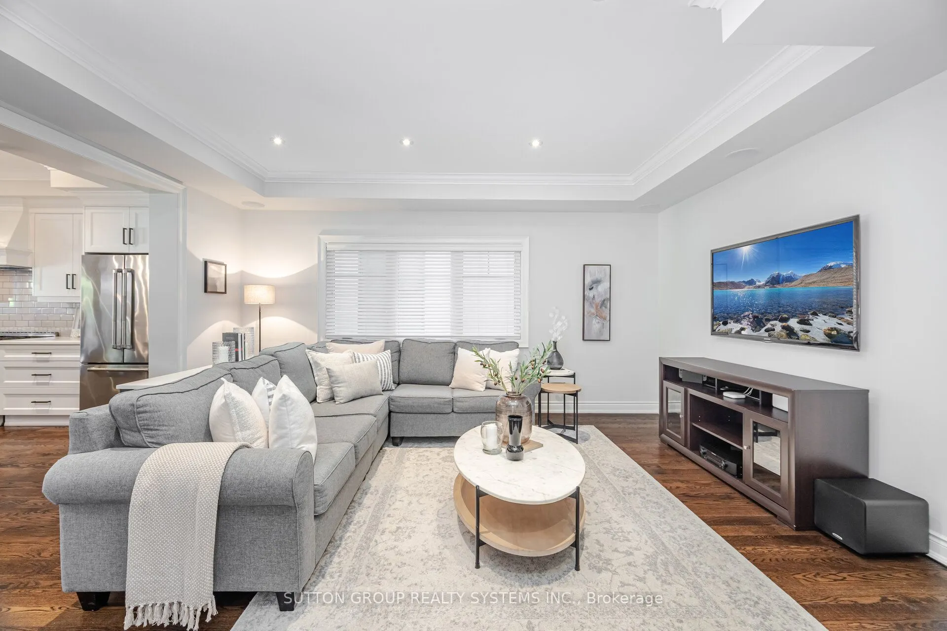 9 Iroquois Avenue
