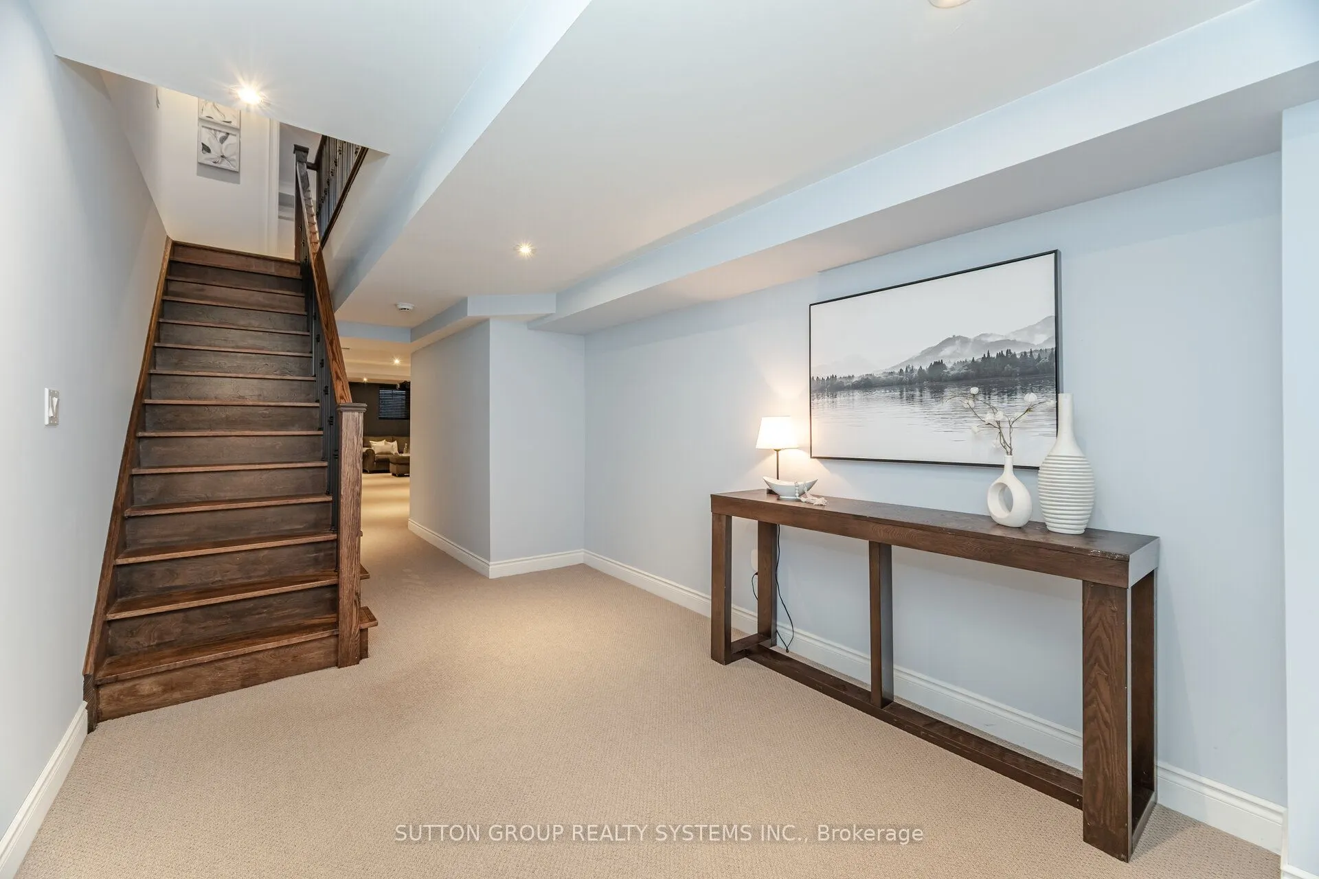 9 Iroquois Avenue