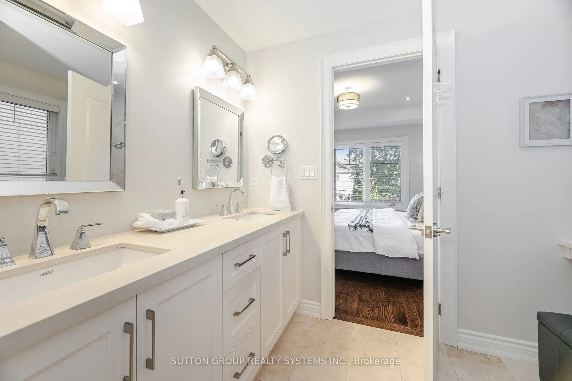 9 Iroquois Avenue