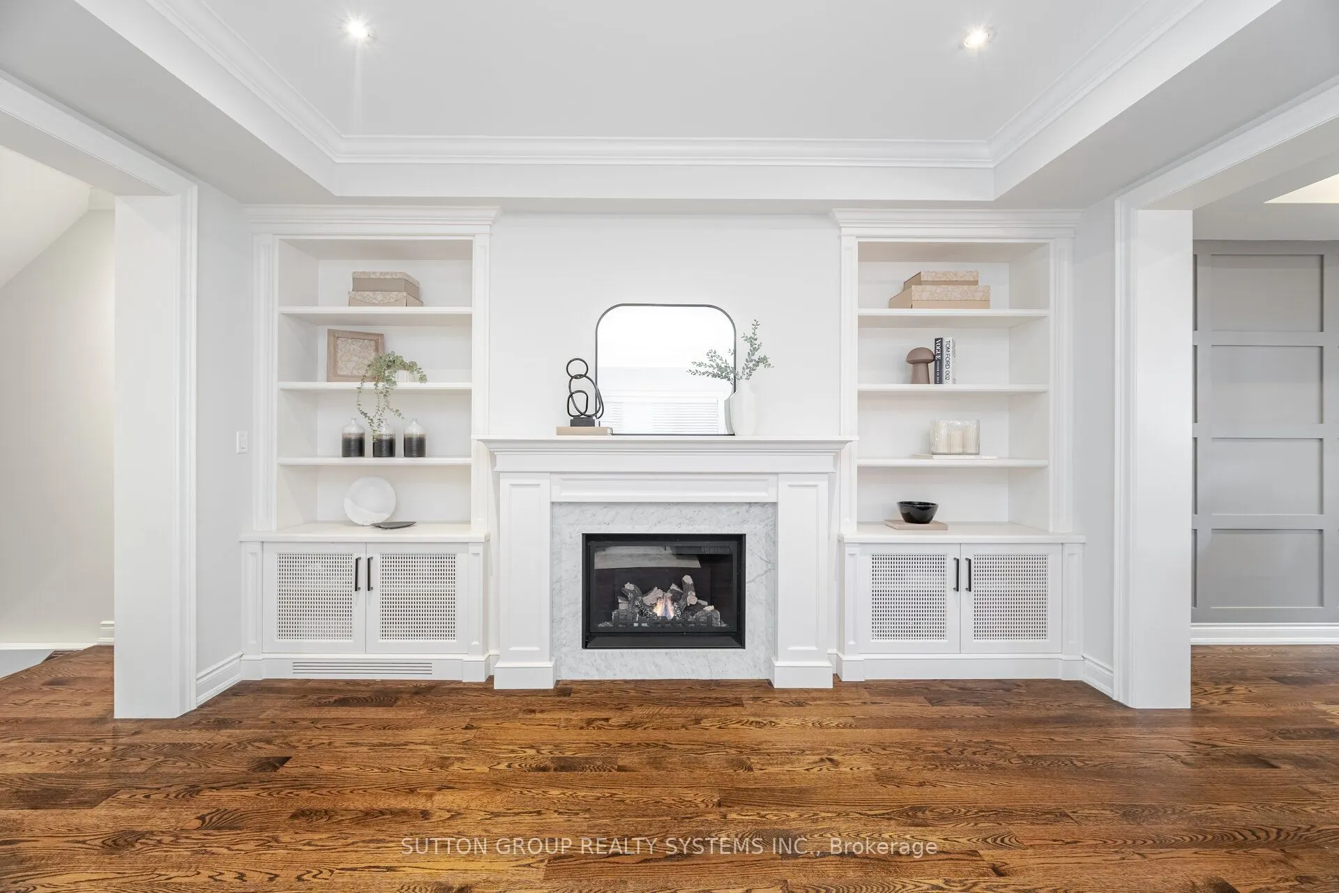 9 Iroquois Avenue
