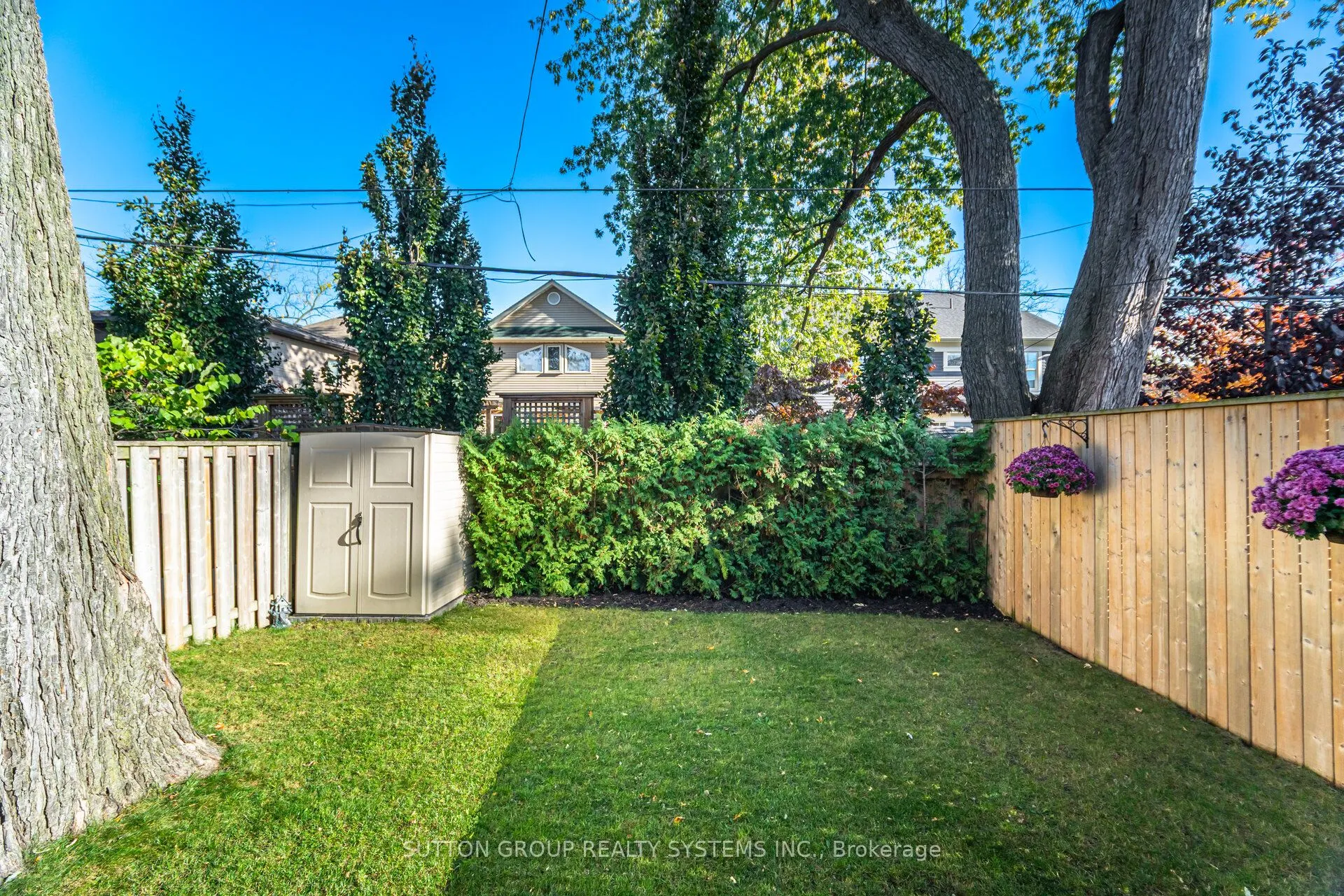 9 Iroquois Avenue