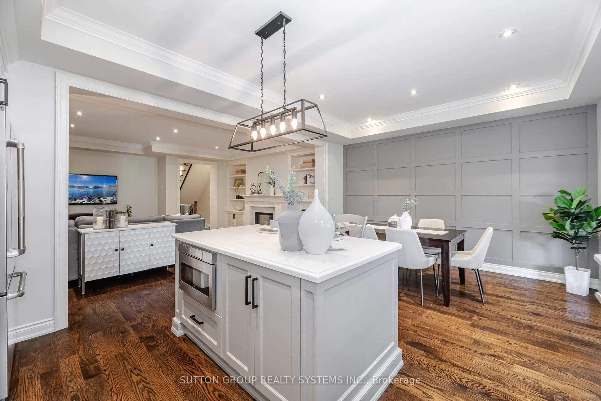 9 Iroquois Avenue