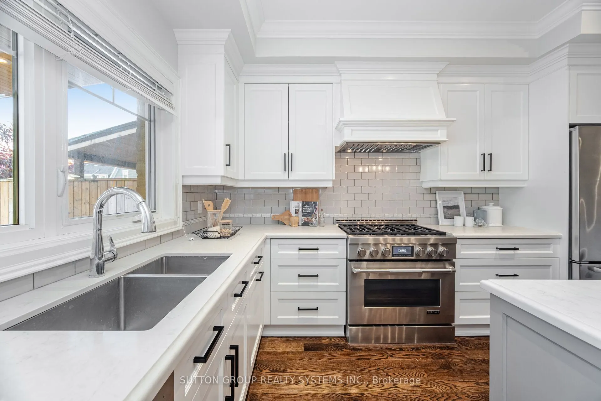 9 Iroquois Avenue