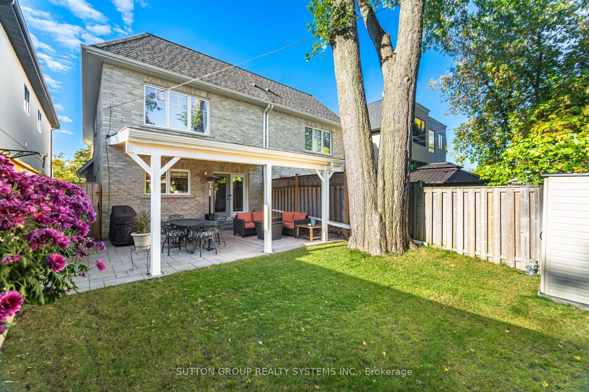 9 Iroquois Avenue
