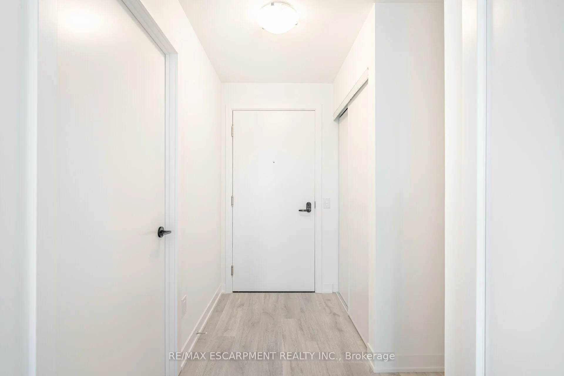220 Missinnihe Way, #1411