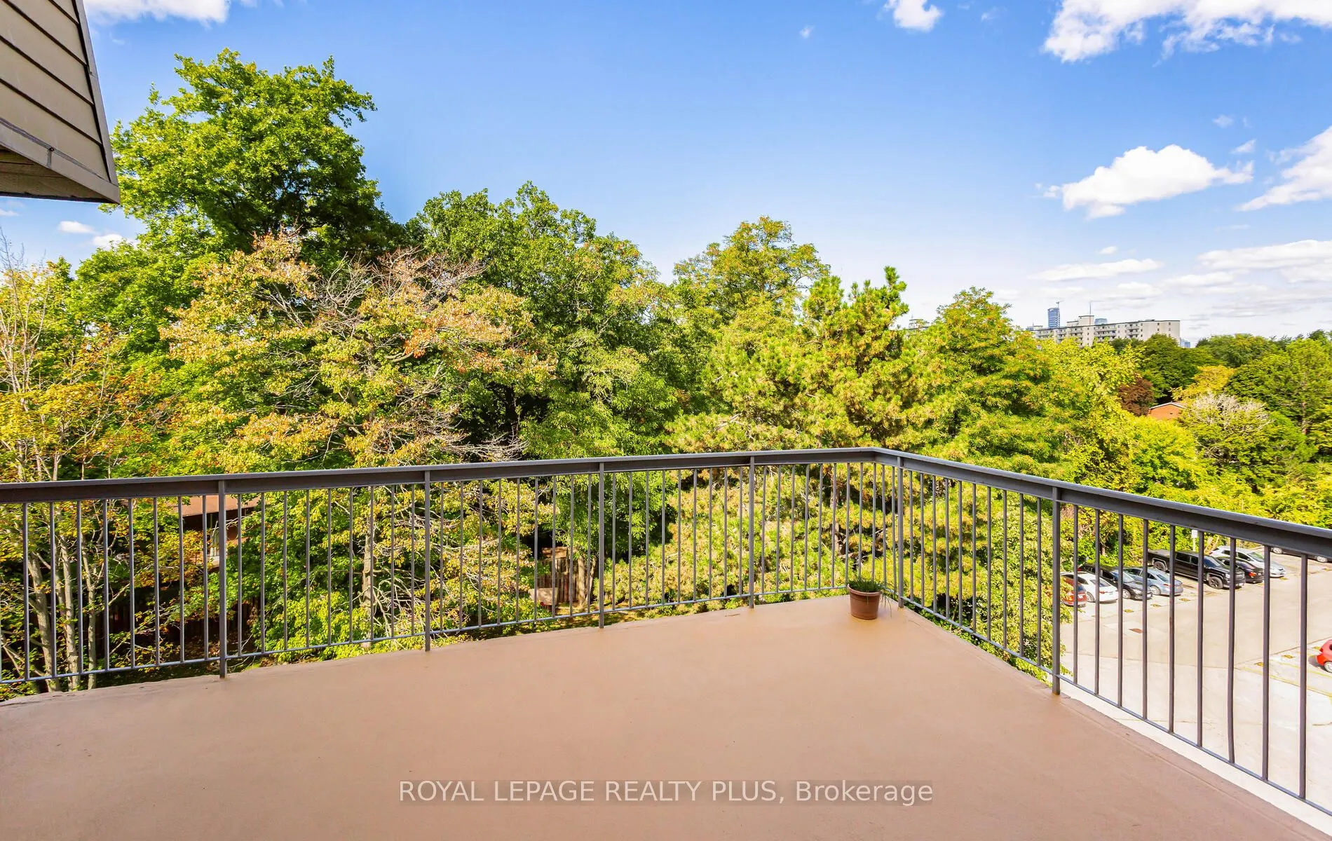 3025 The Credit Woodlands, #301