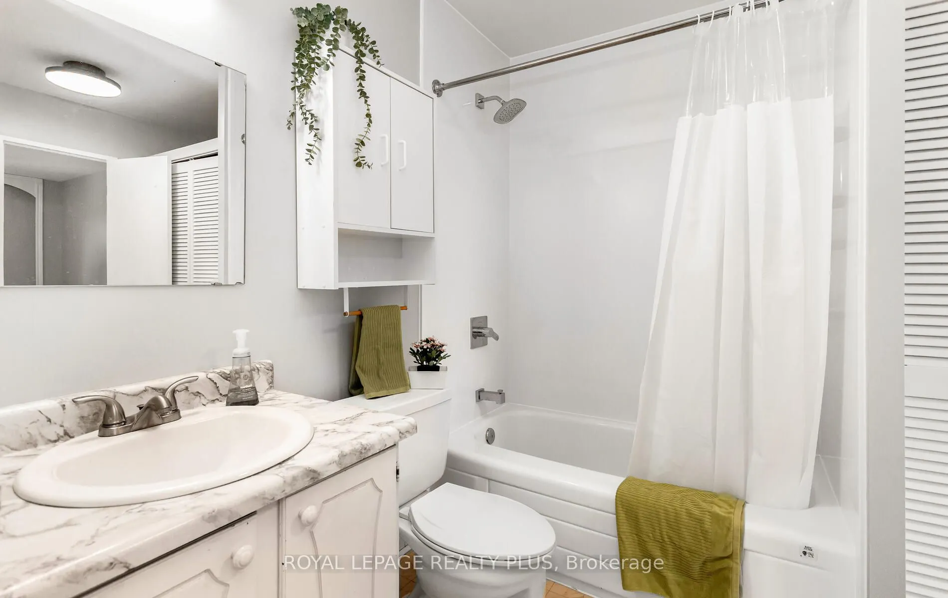 3025 The Credit Woodlands, #301
