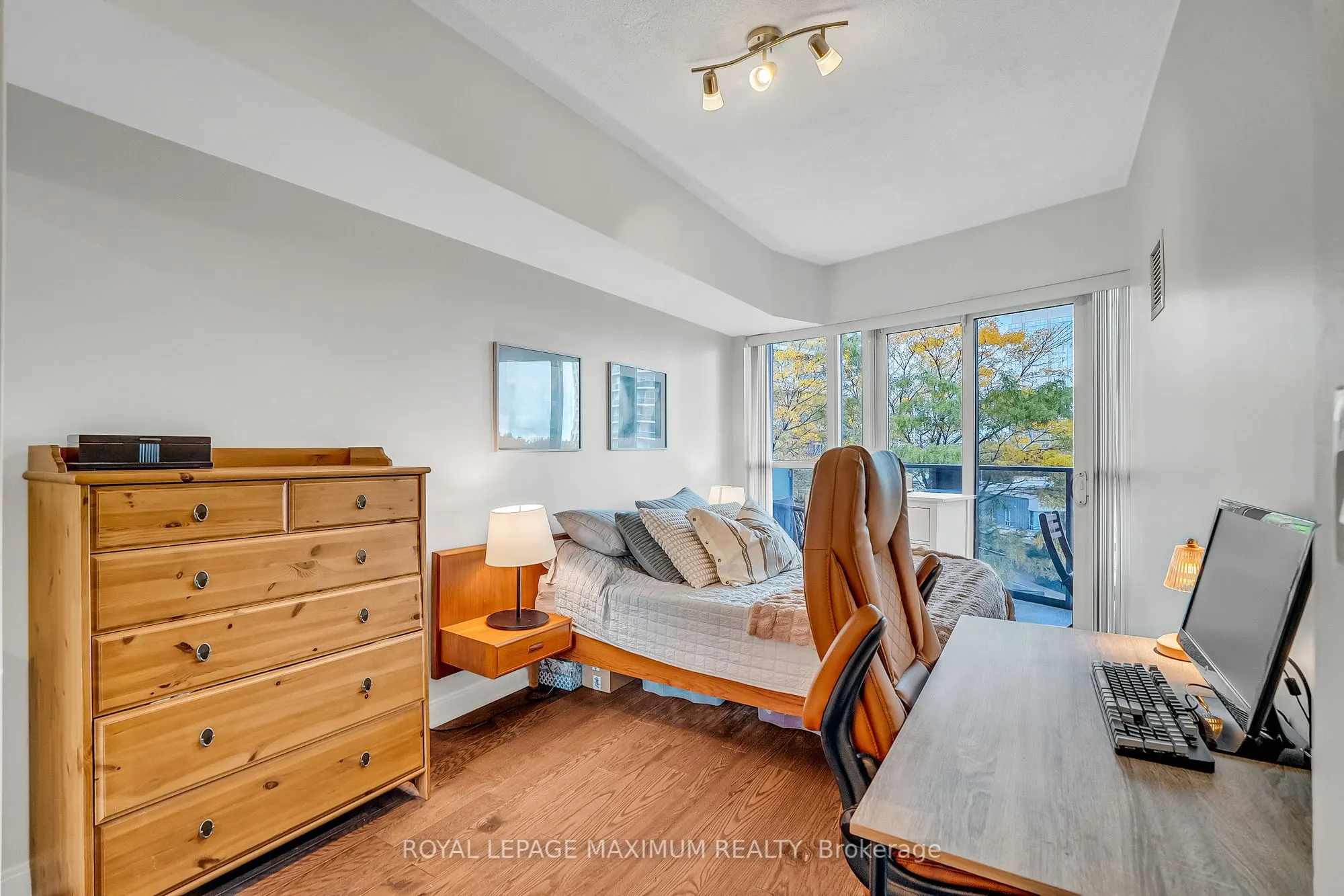 60 Absolute Avenue, #407