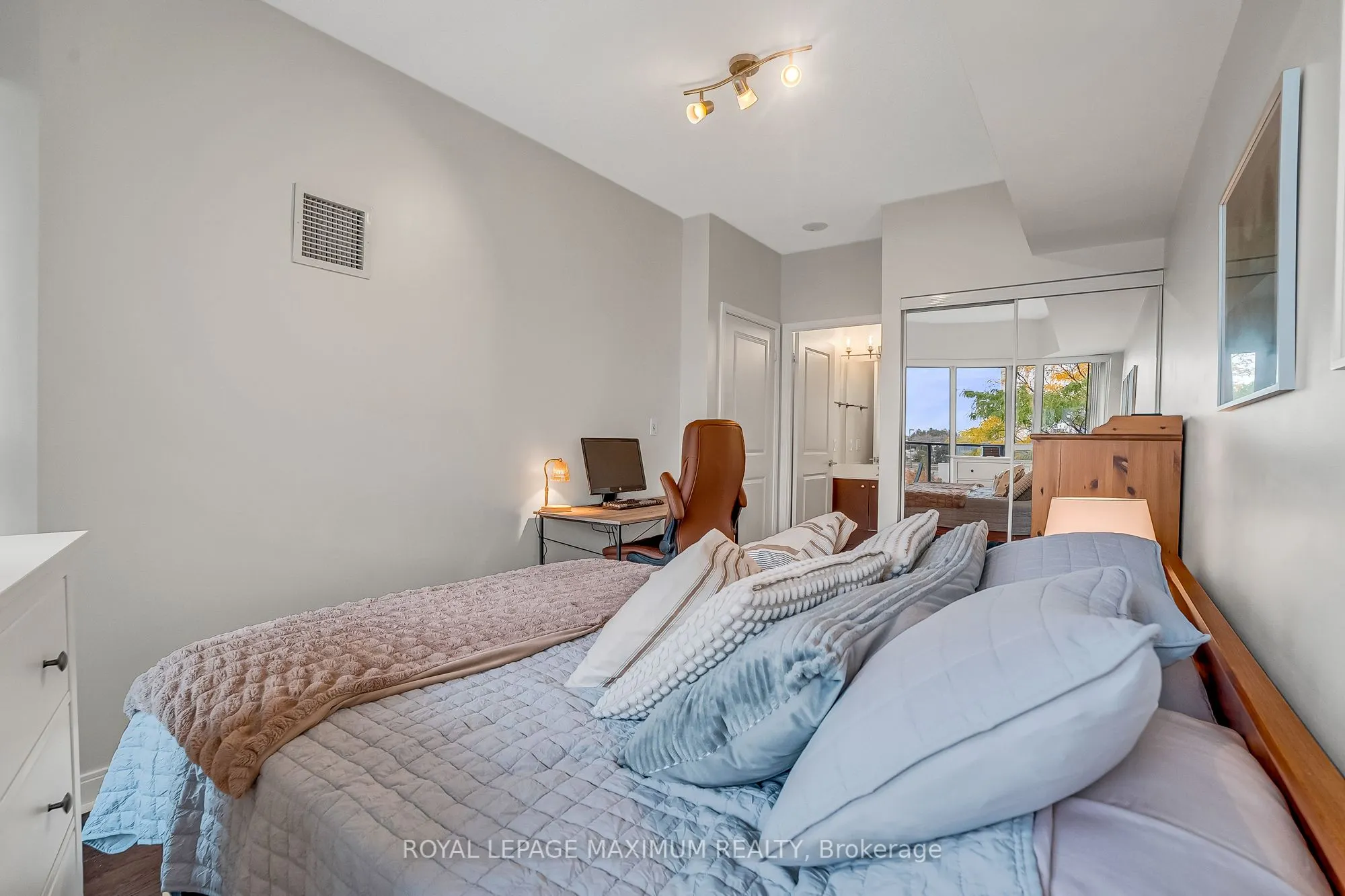 60 Absolute Avenue, #407