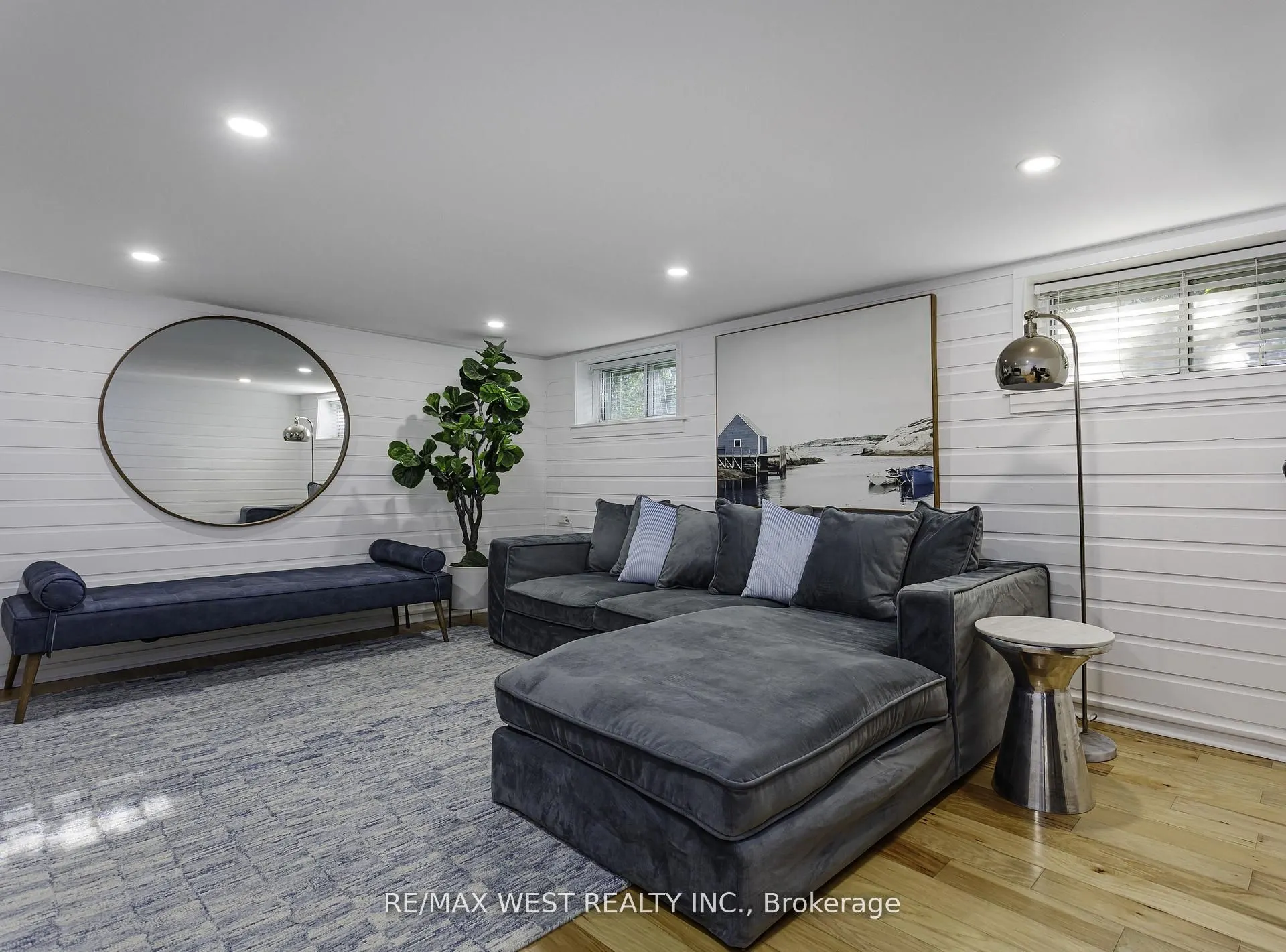 12 Brentwood Road S