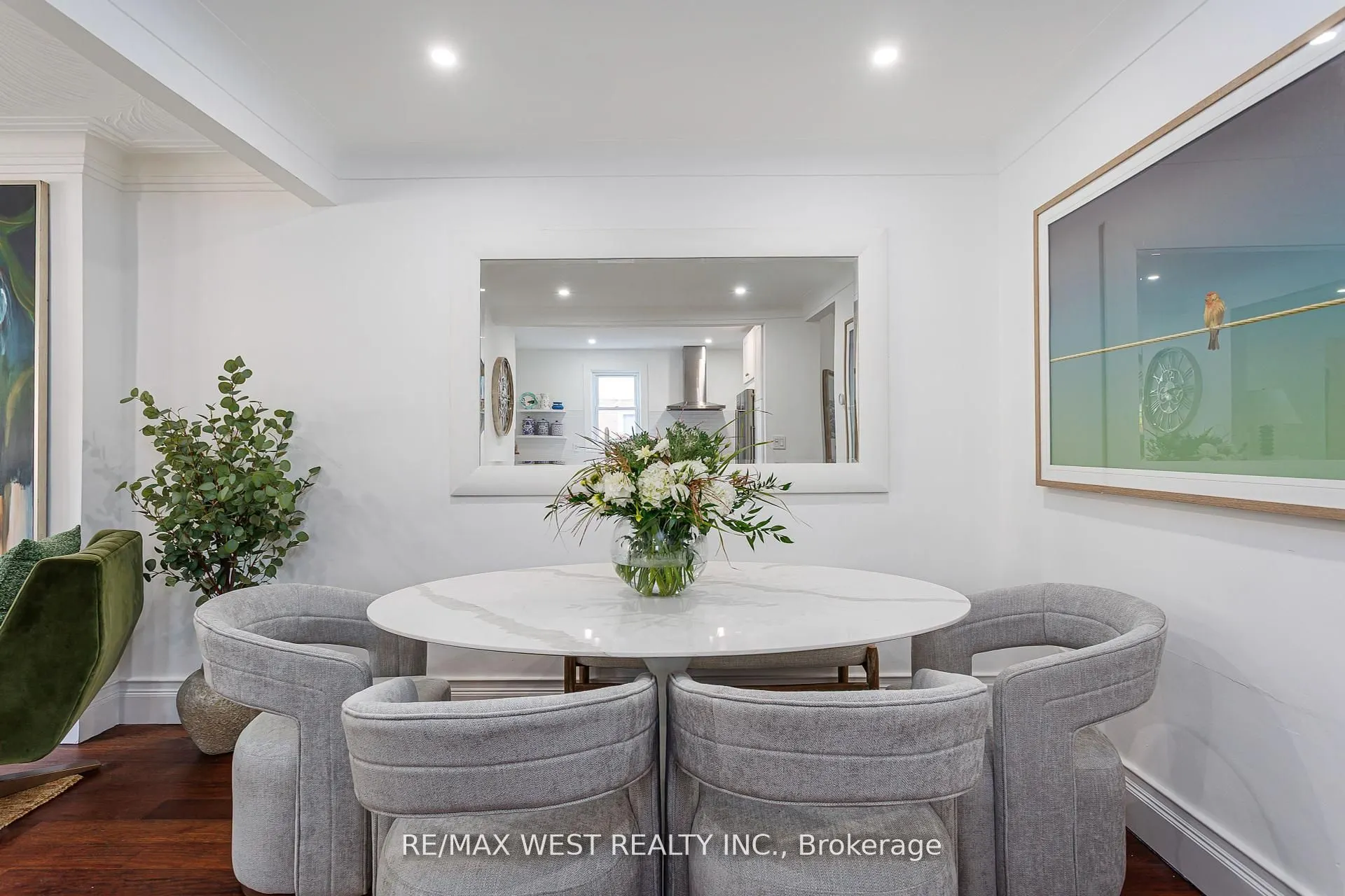 12 Brentwood Road S