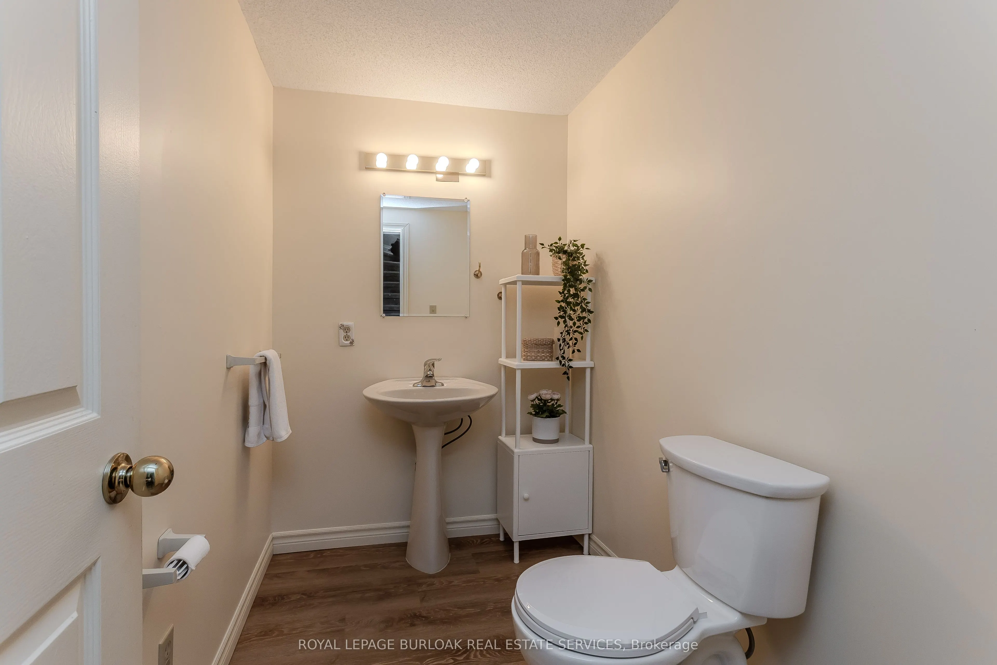 2390 Woodward Avenue, #5