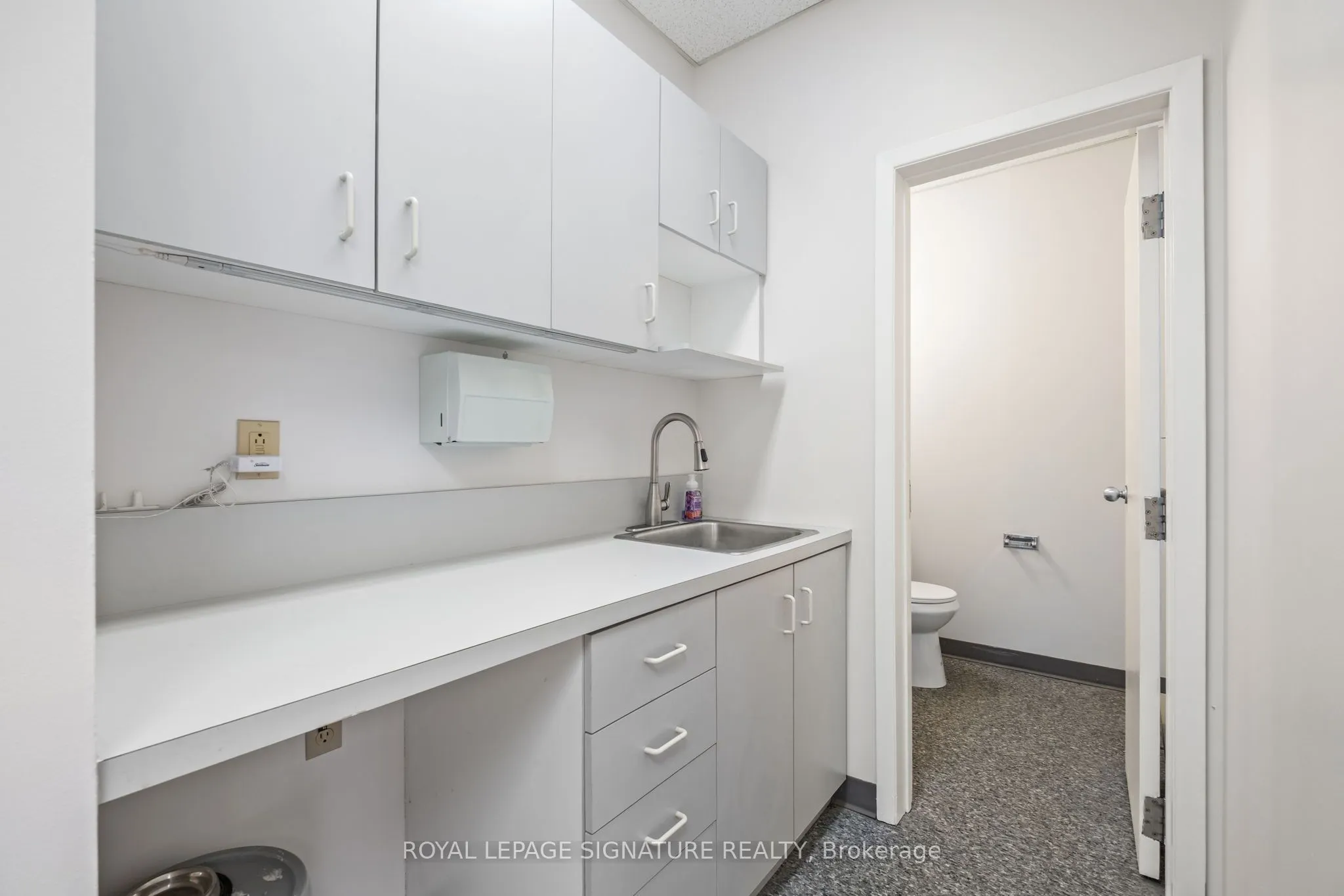 2285 Dunwin Drive, #14