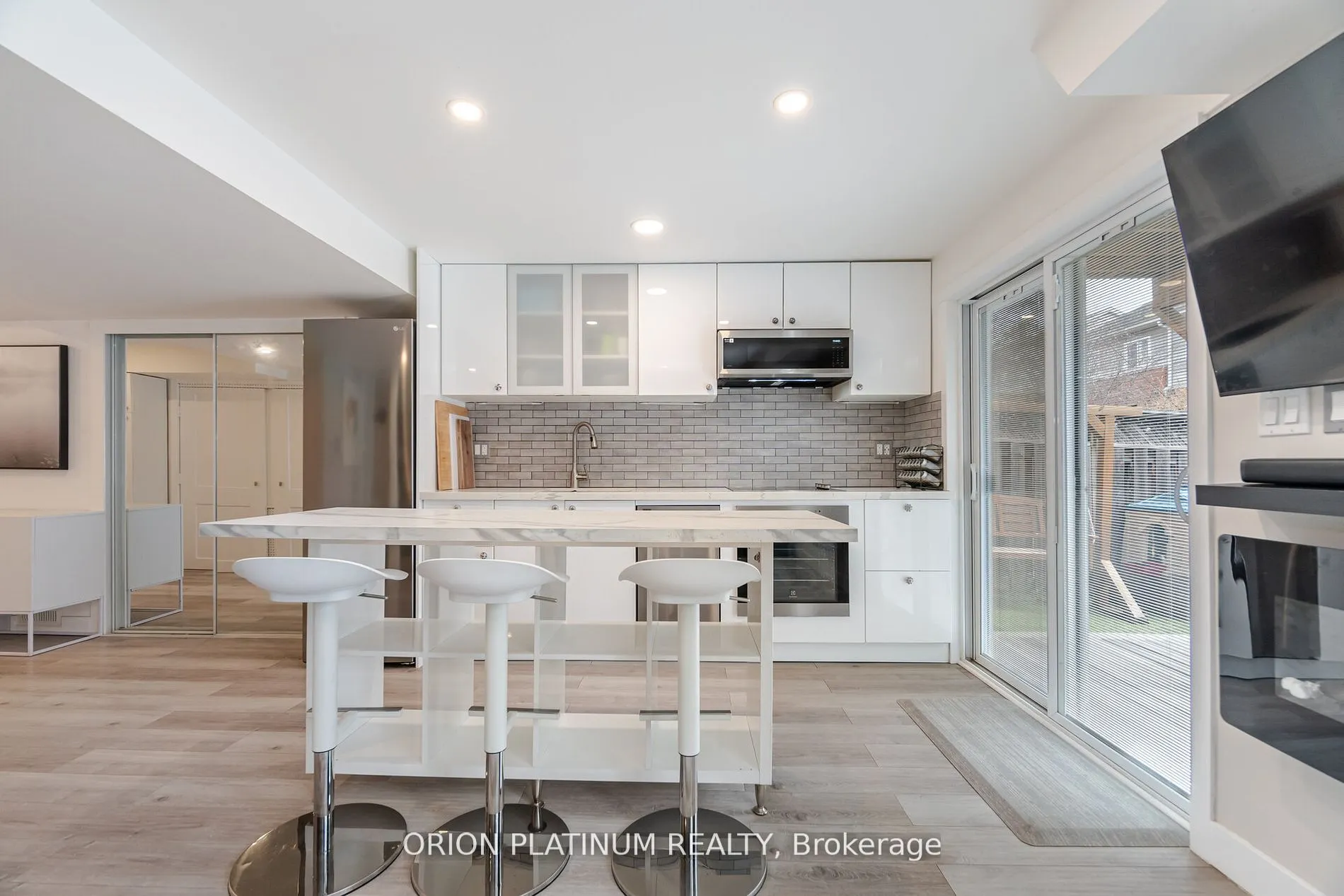 1290 Heritage Way, #27