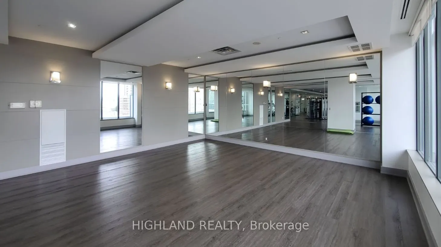 510 Curran Place, #2410