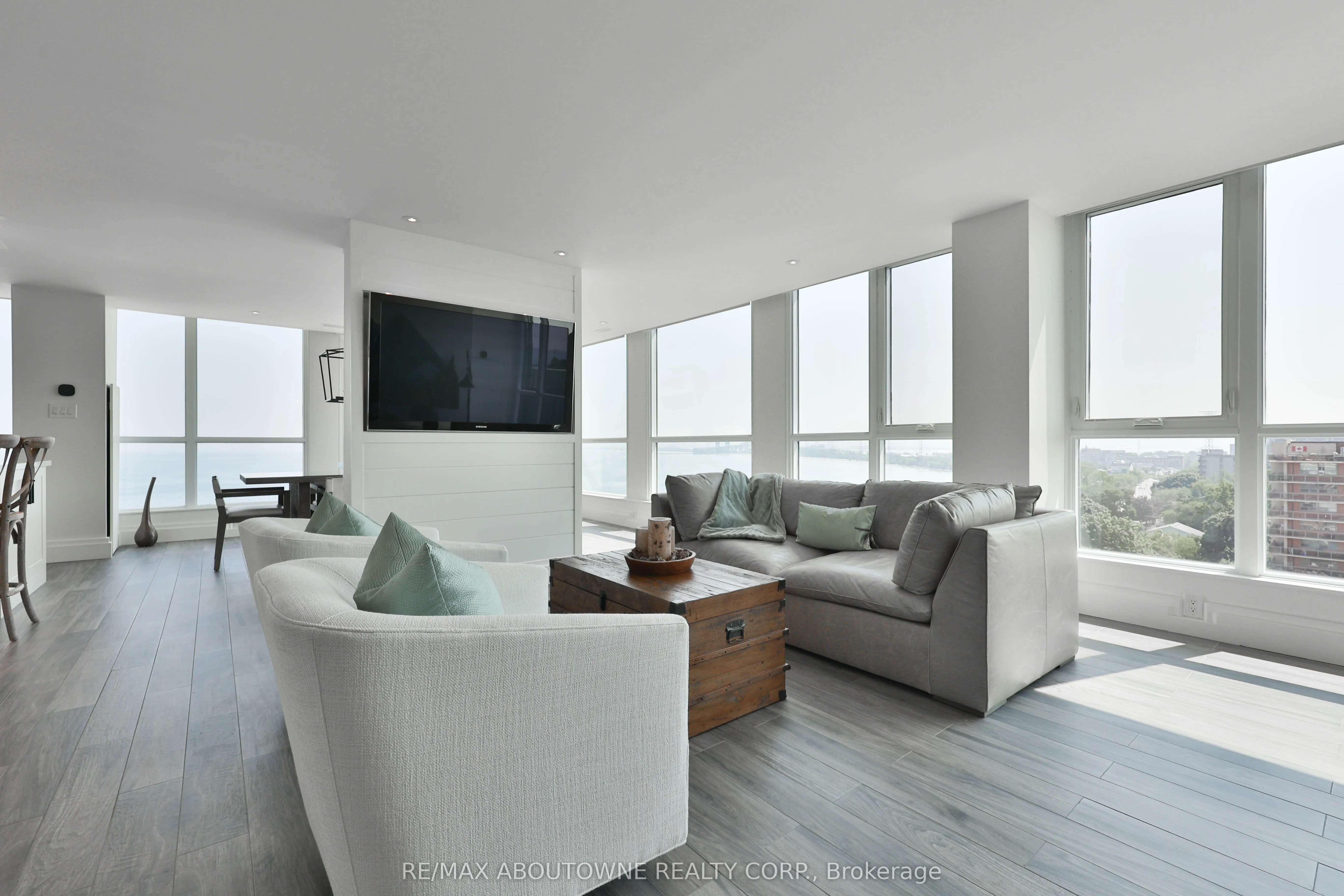 415 Locust Street, #1103