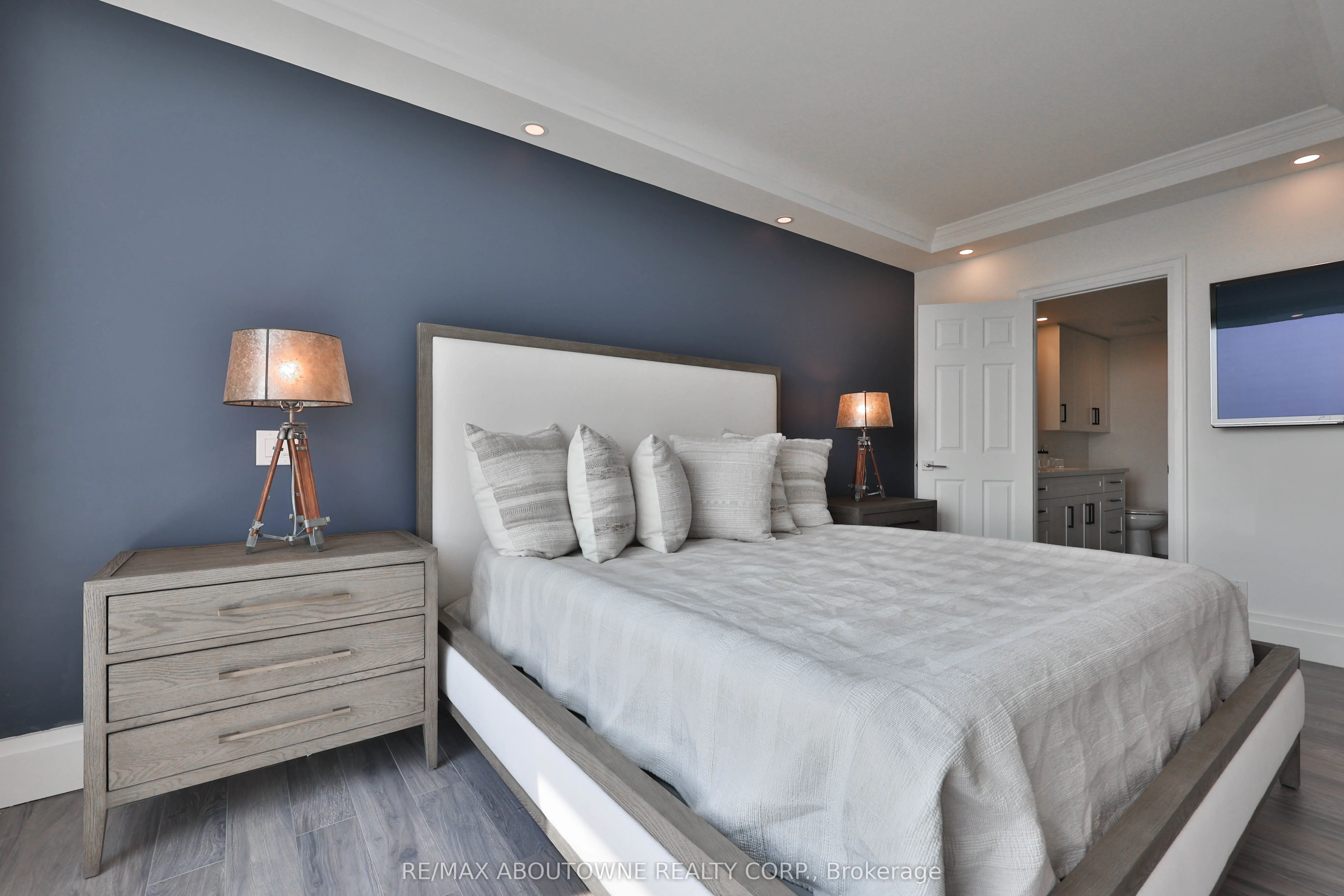 415 Locust Street, #1103