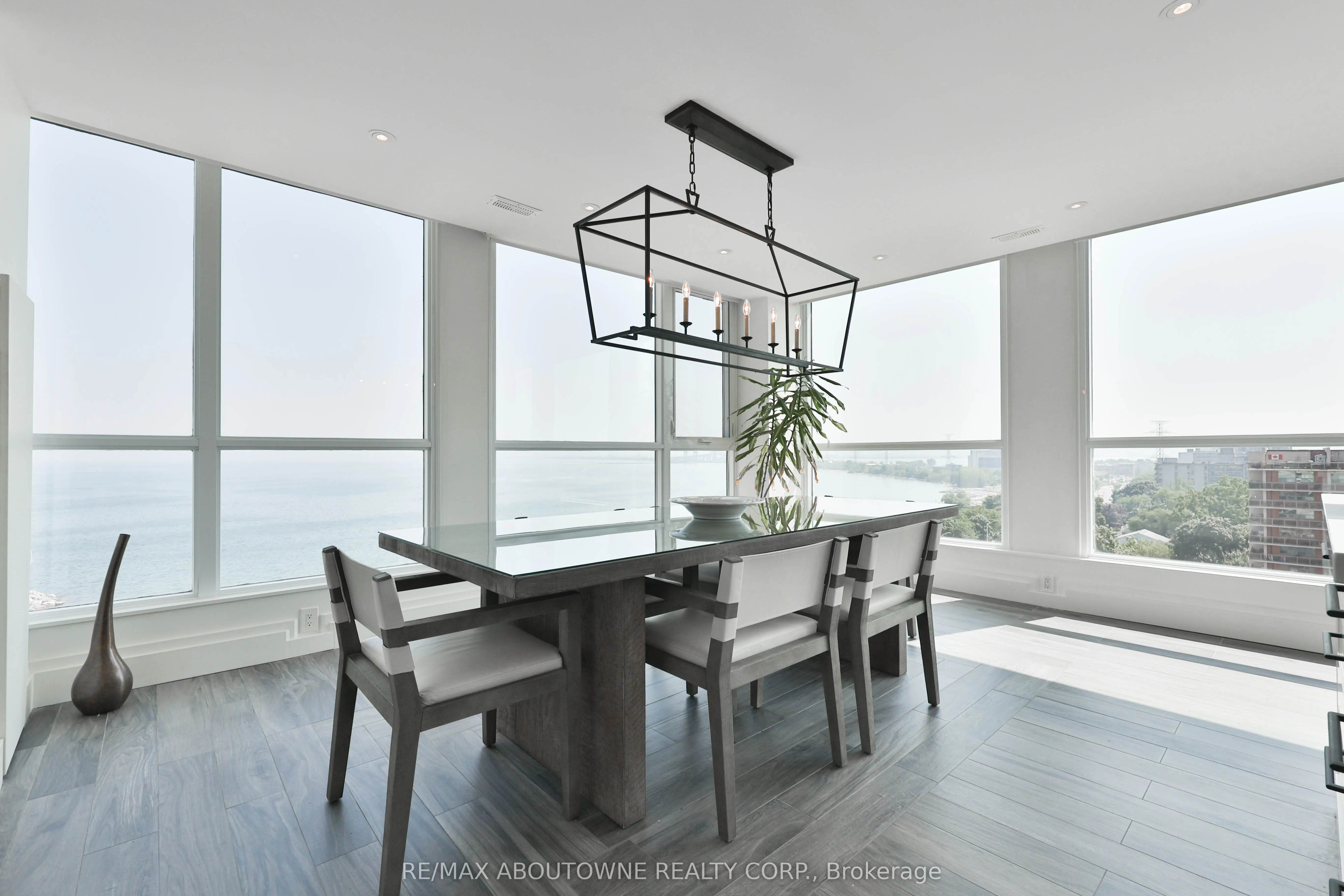 415 Locust Street, #1103