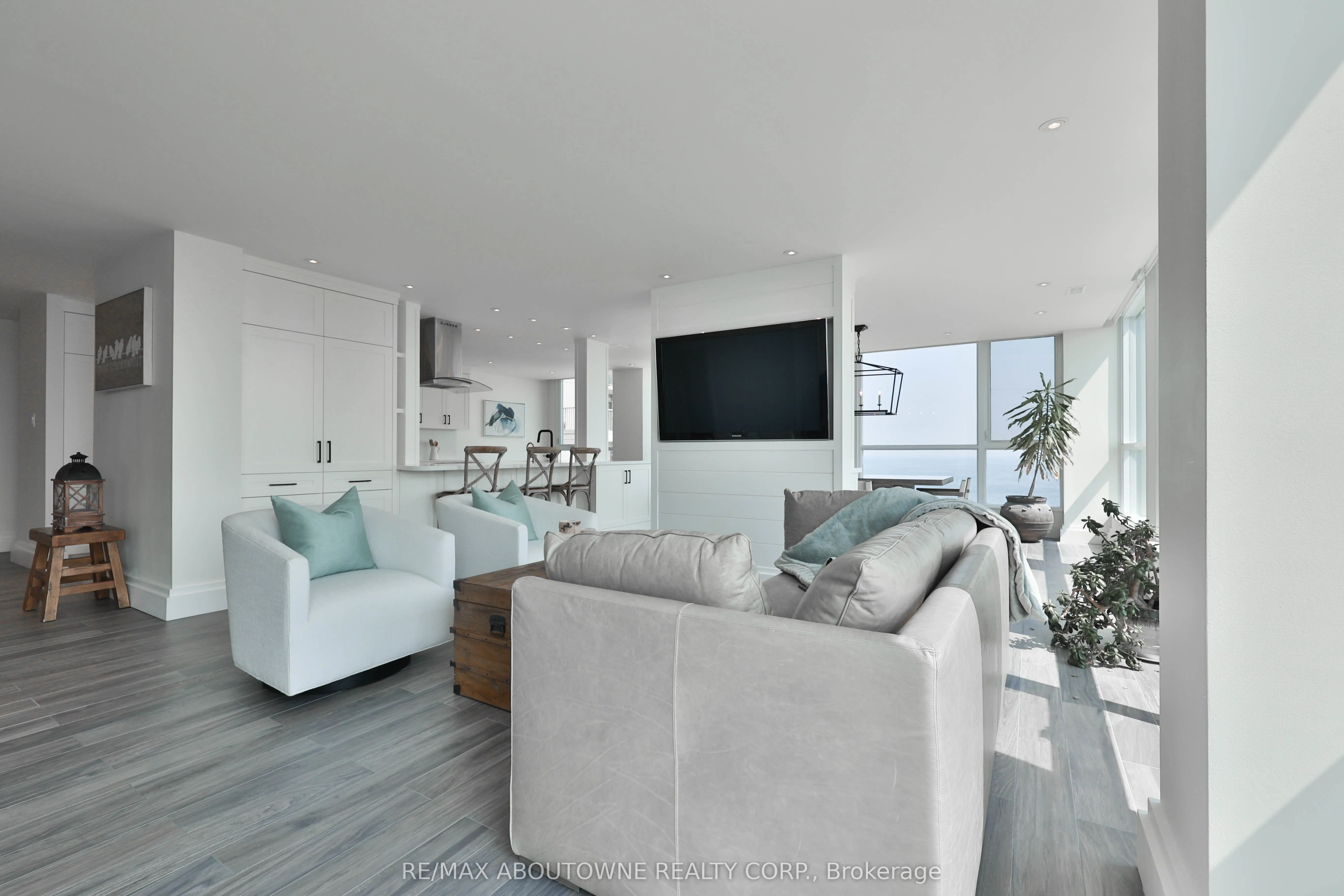 415 Locust Street, #1103
