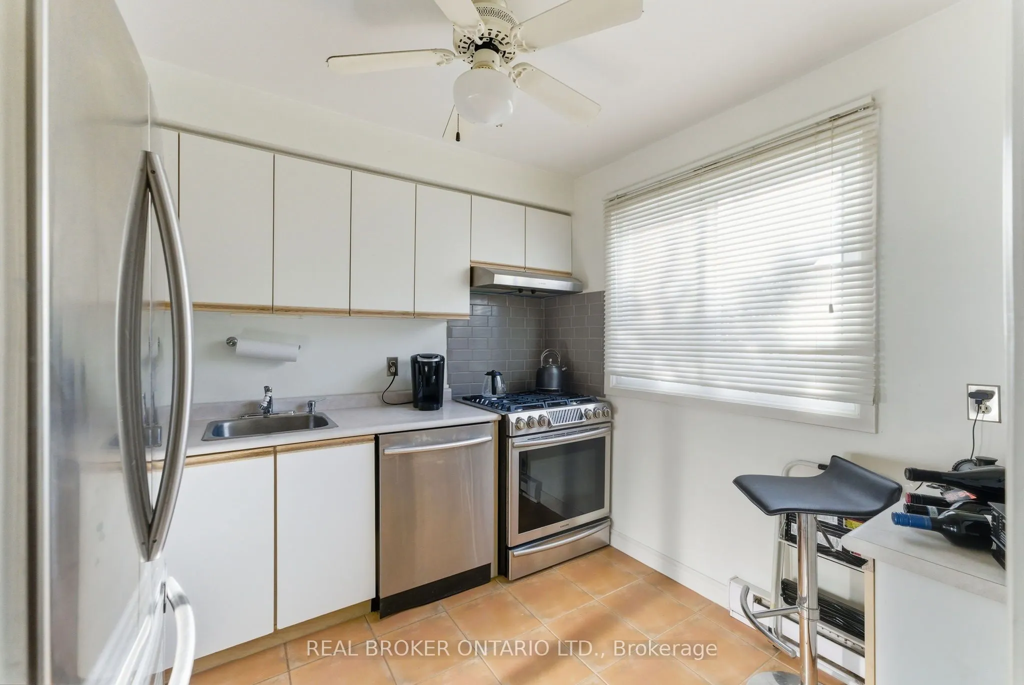 2107 Marine Drive, #21