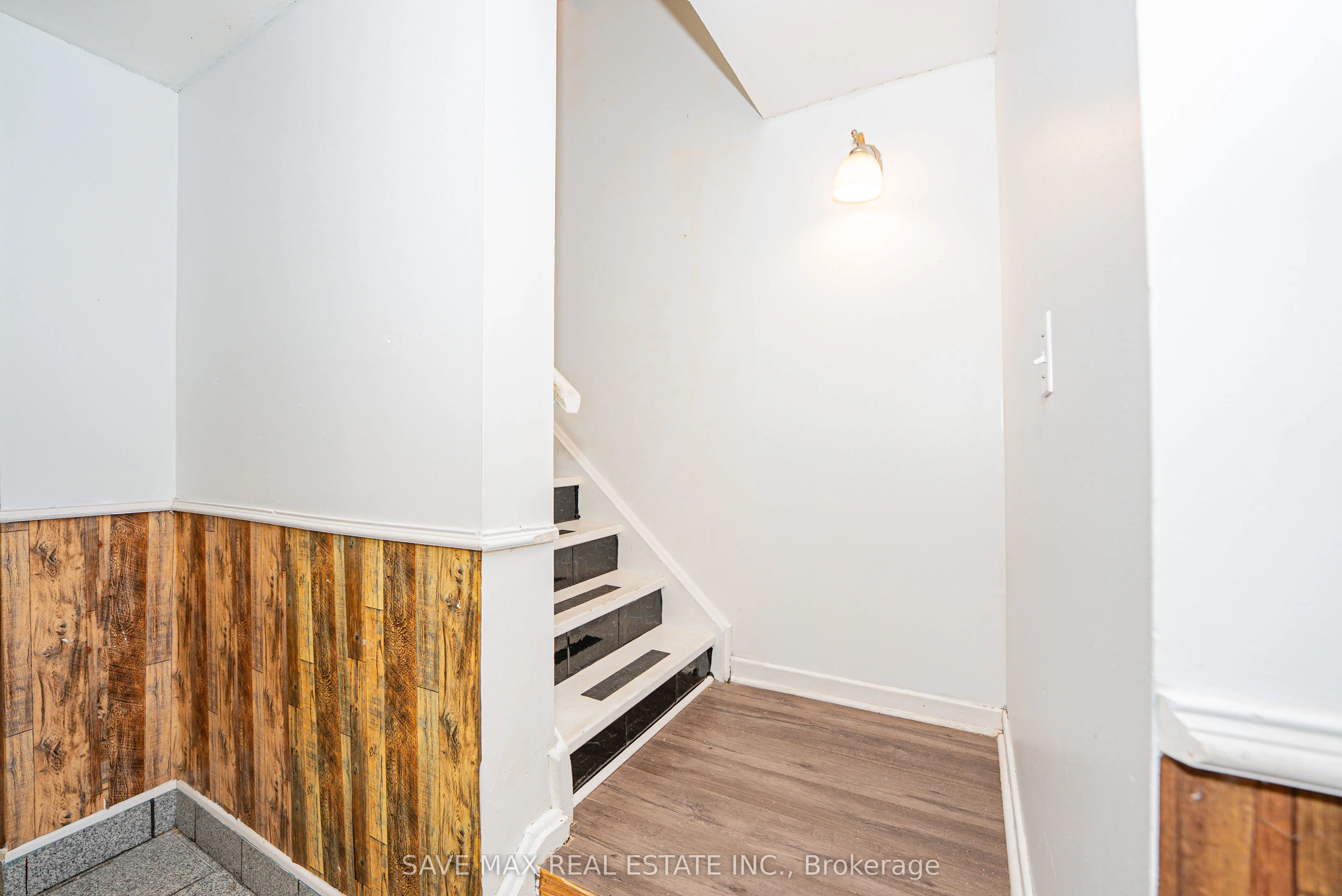 2301 Derry Road W, #20