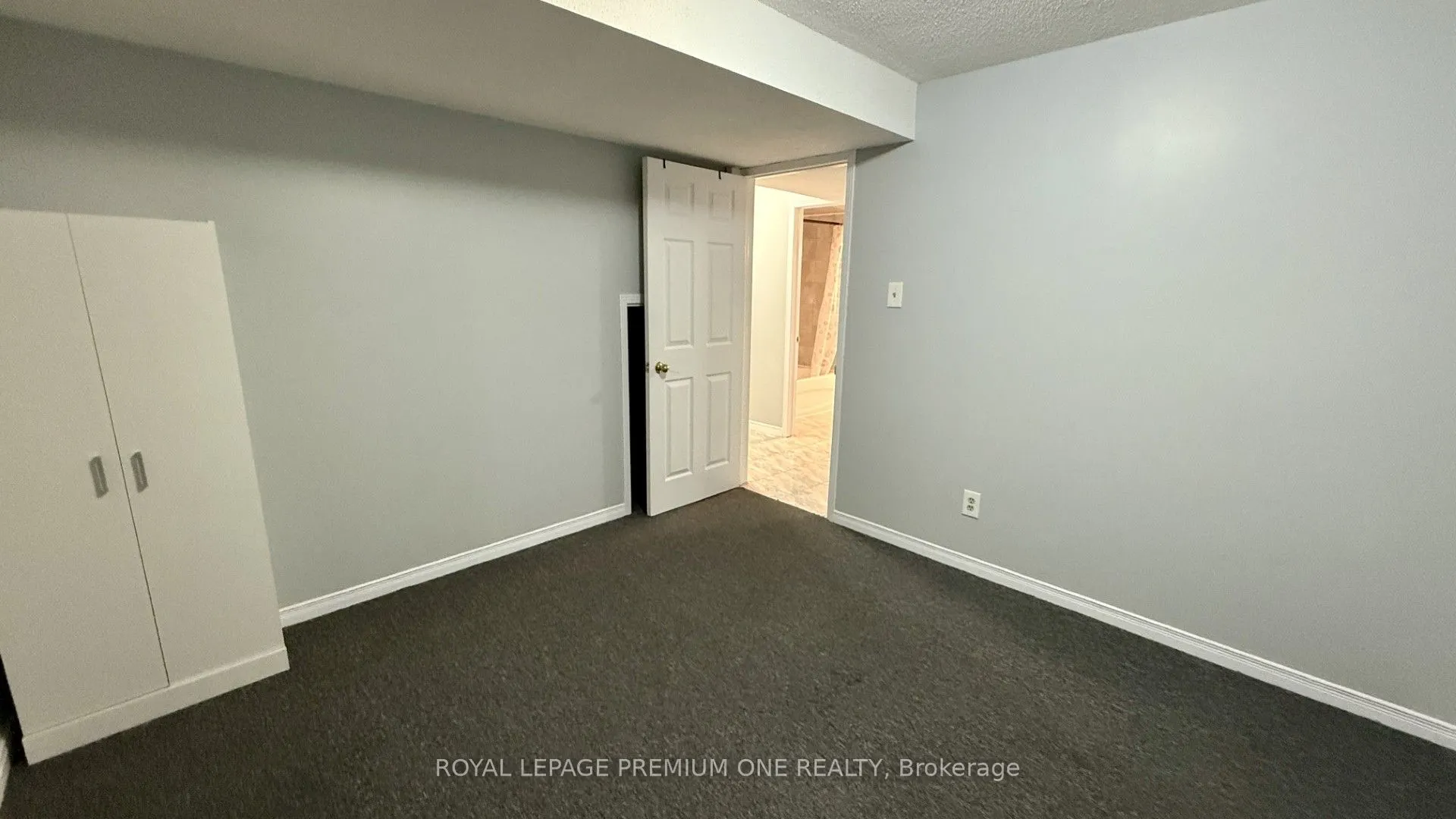 4436 Grassland Crescent, #Lower