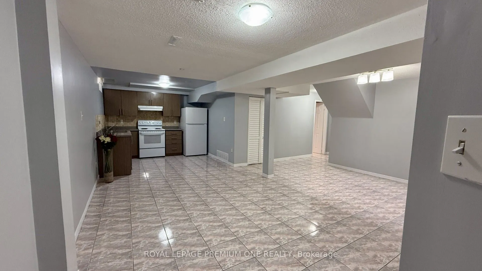 4436 Grassland Crescent, #Lower
