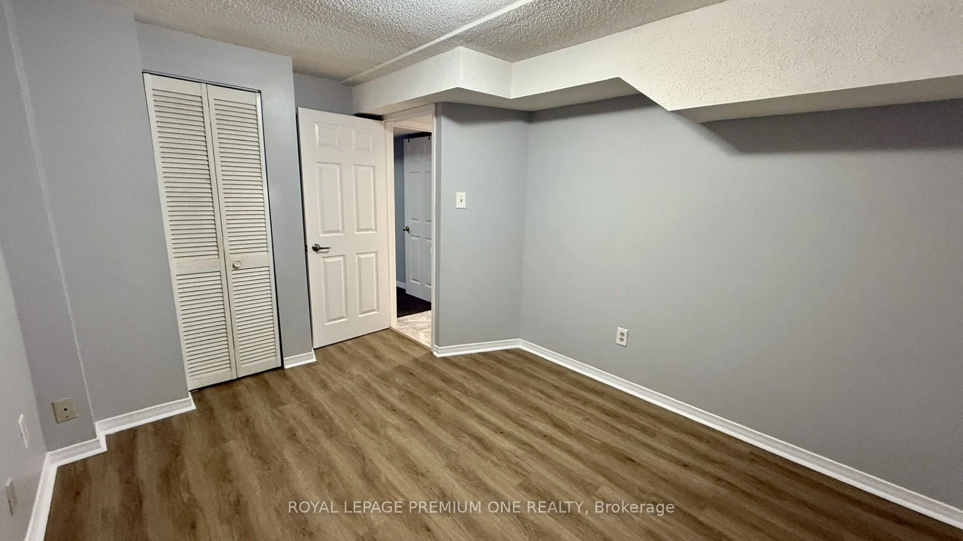4436 Grassland Crescent, #Lower