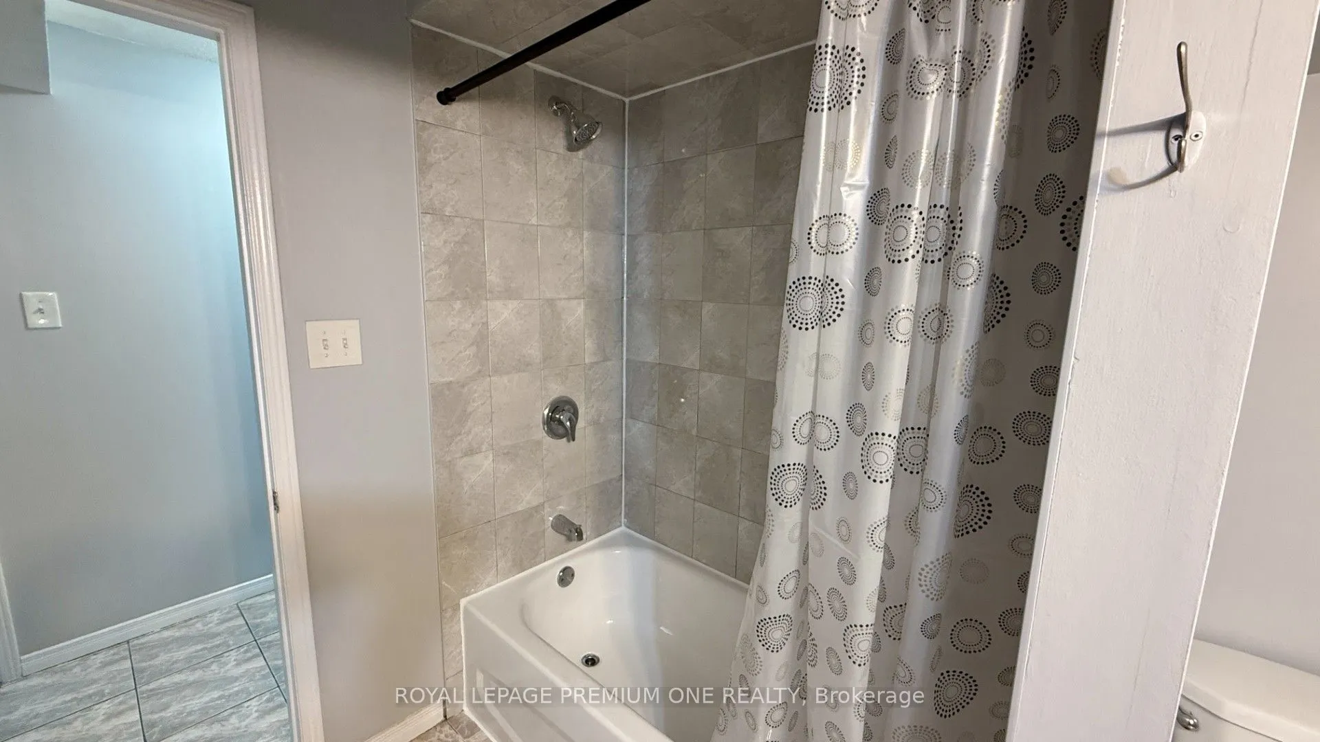 4436 Grassland Crescent, #Lower