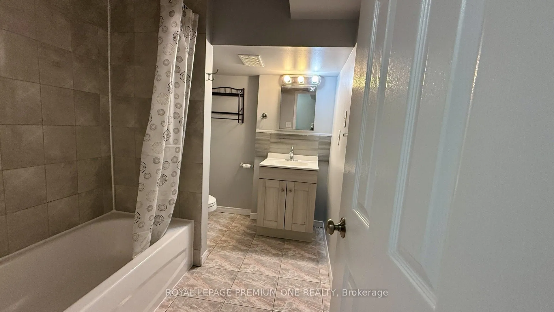 4436 Grassland Crescent, #Lower