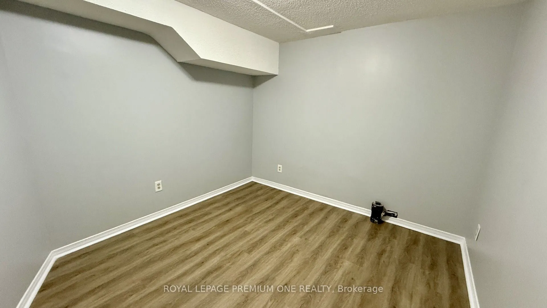 4436 Grassland Crescent, #Lower