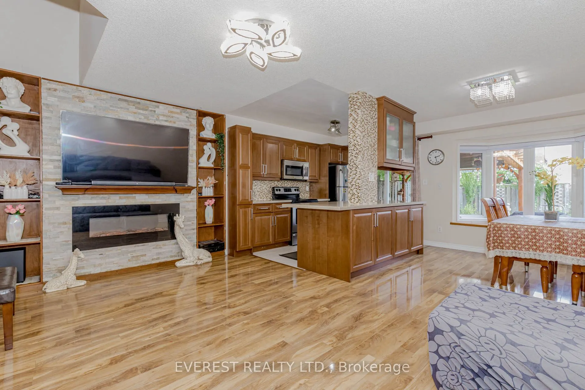 7688 Black Walnut Trail