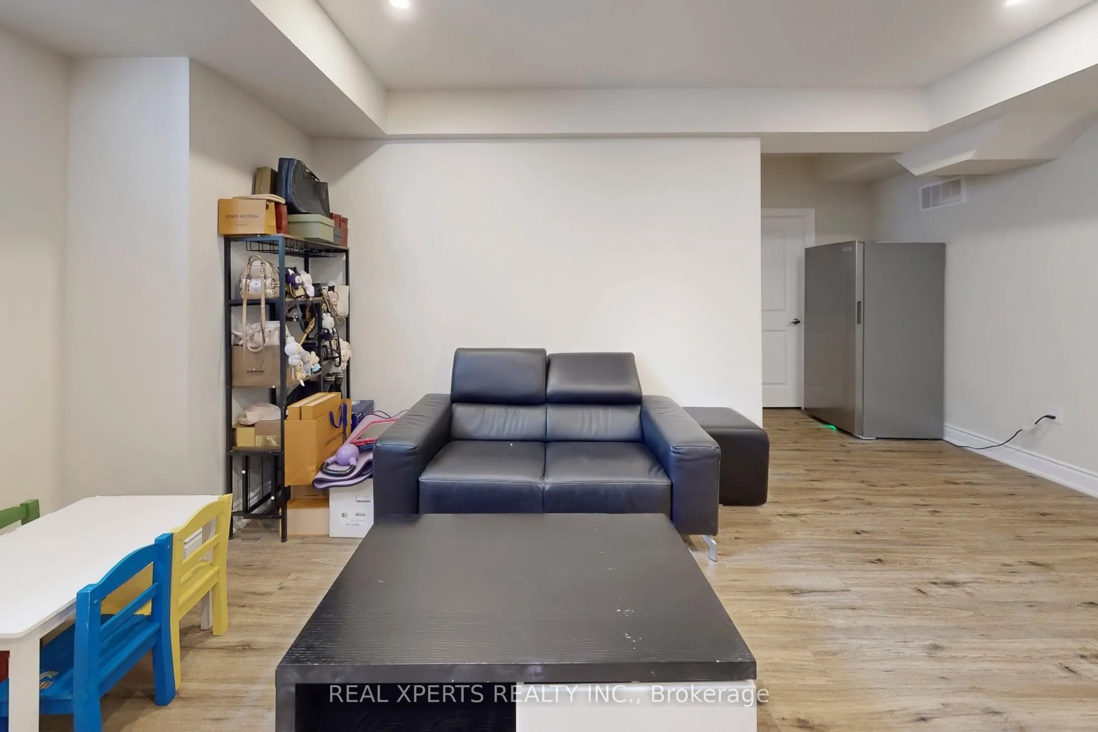 3359 Post Road