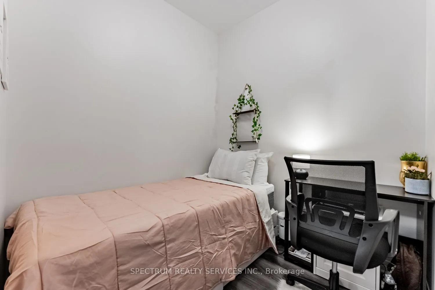 102 Grovewood Common, #531