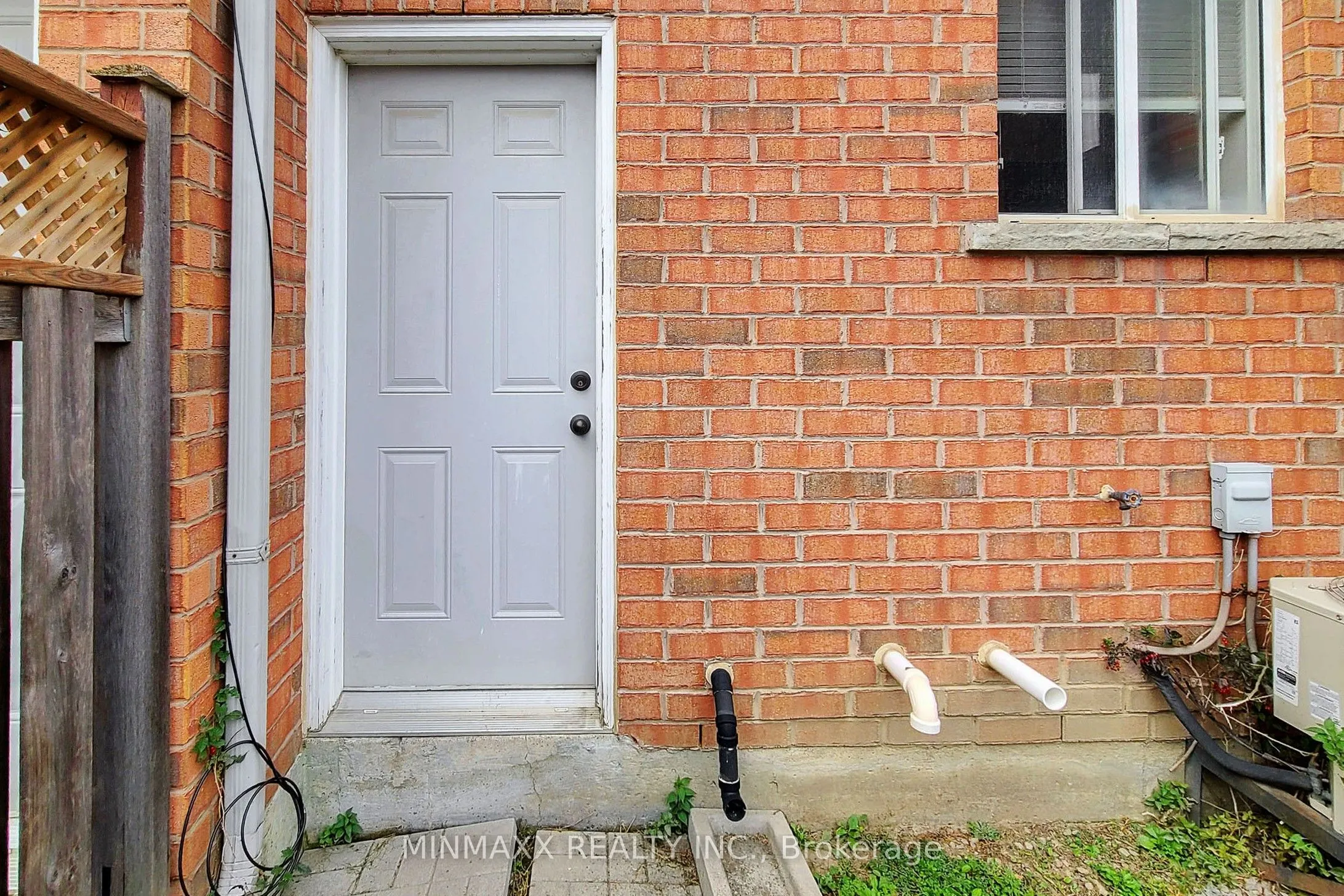 420 Hobbs Crescent