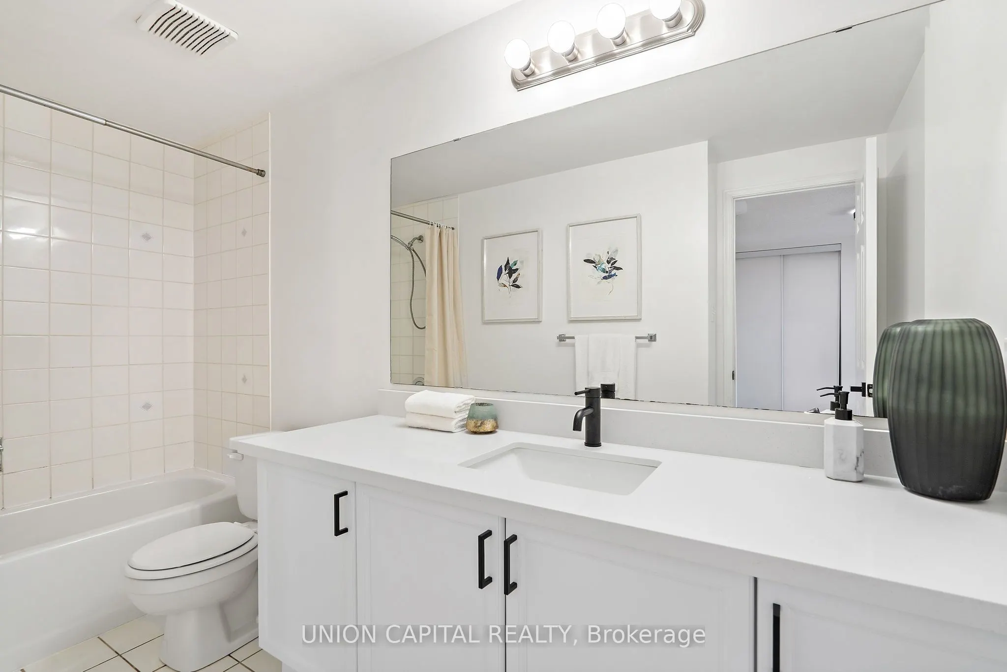 2555 Thomas Street, #106